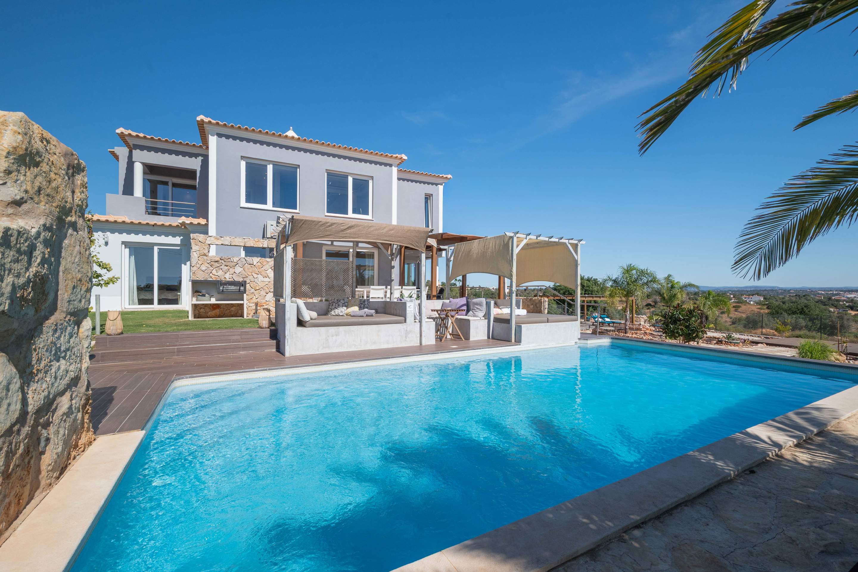 Vila Vista Unica, 4 bedroom villa in Gale, Vale da Parra and Guia, Algarve