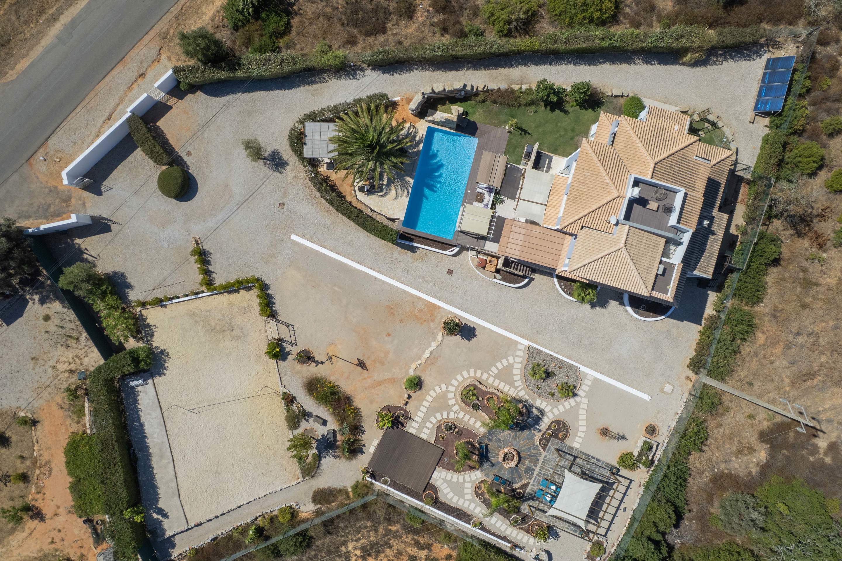 Vila Vista Unica, 4 bedroom villa in Gale, Vale da Parra and Guia, Algarve