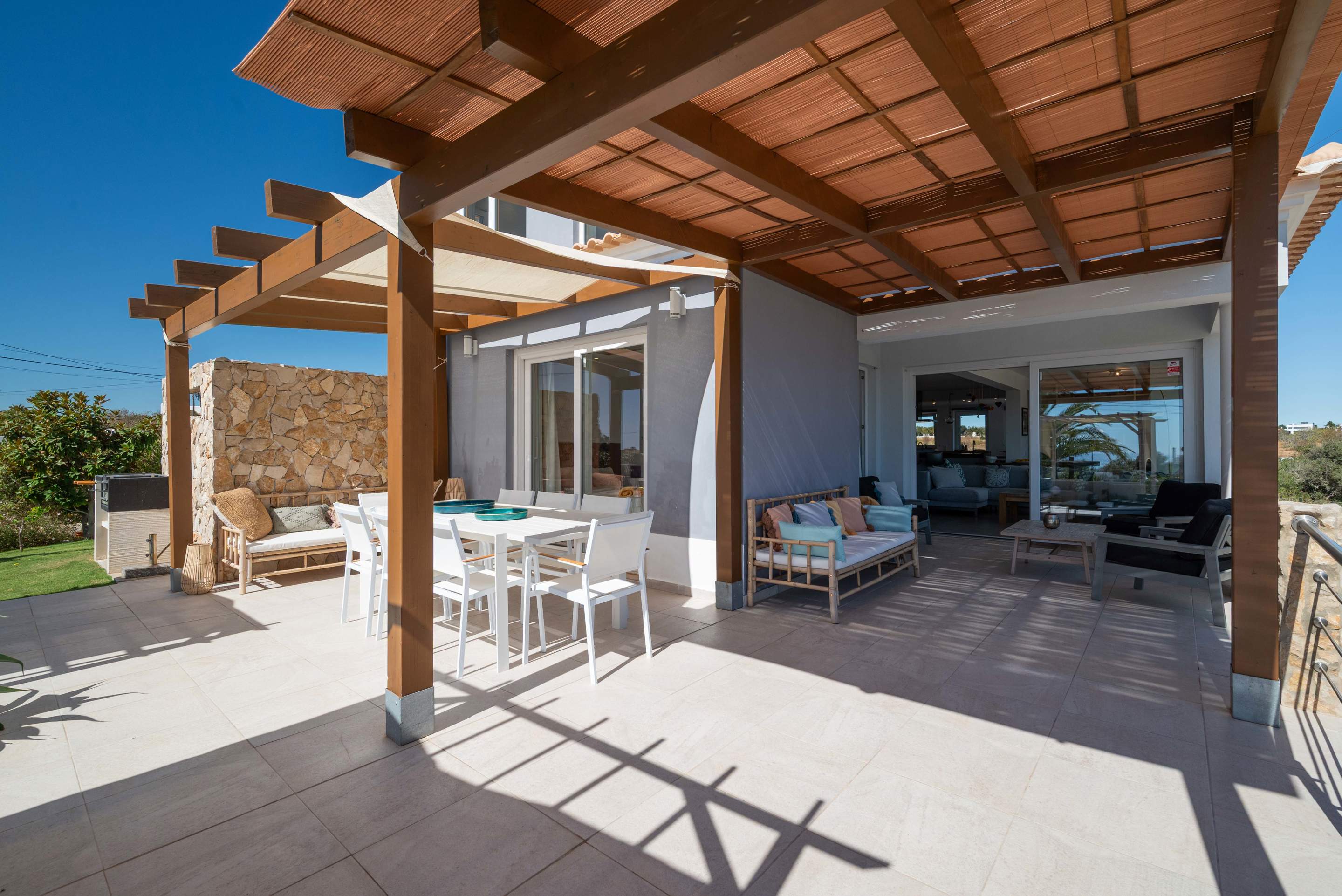 Vila Vista Unica, 4 bedroom villa in Gale, Vale da Parra and Guia, Algarve