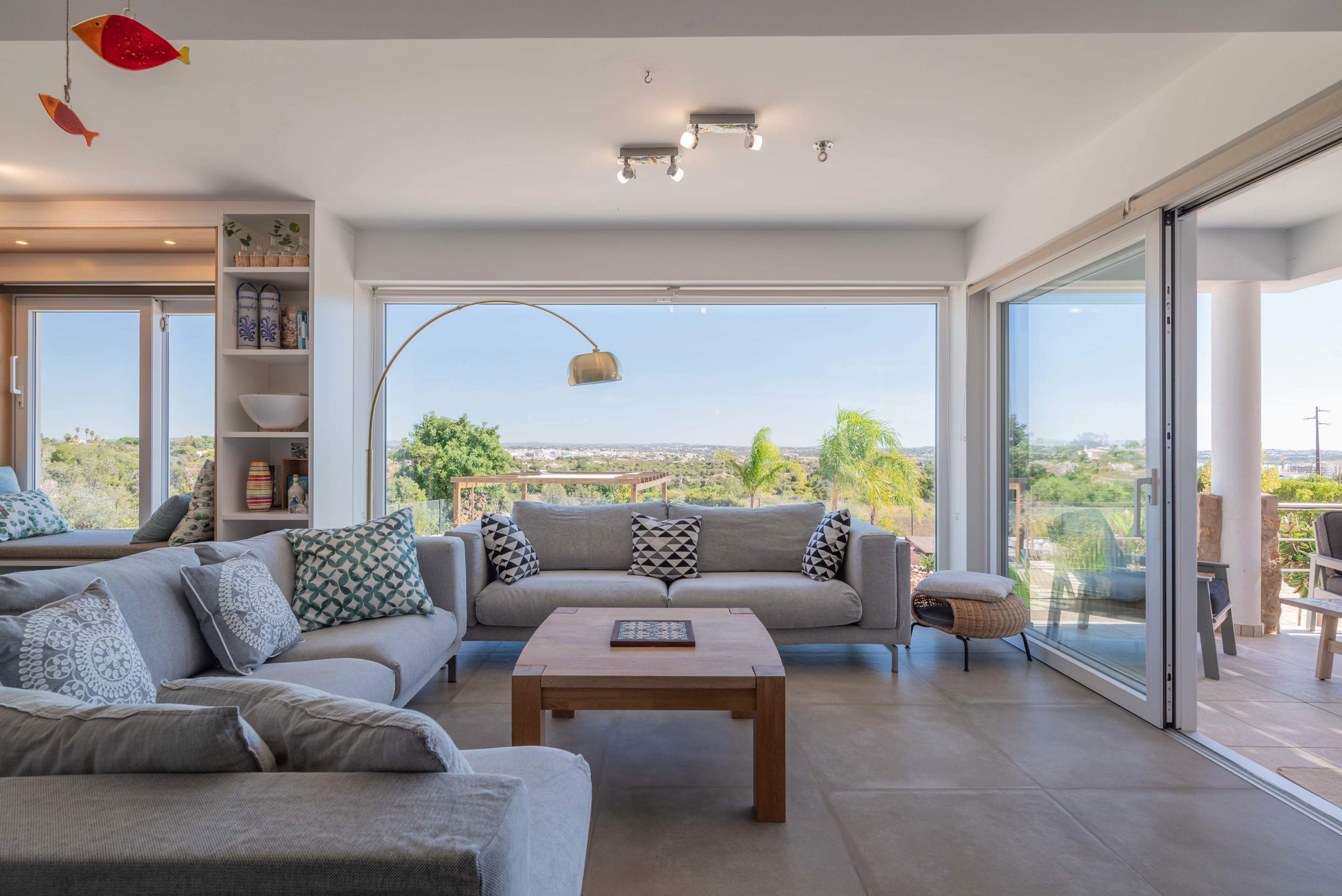 Vila Vista Unica, 4 bedroom villa in Gale, Vale da Parra and Guia, Algarve