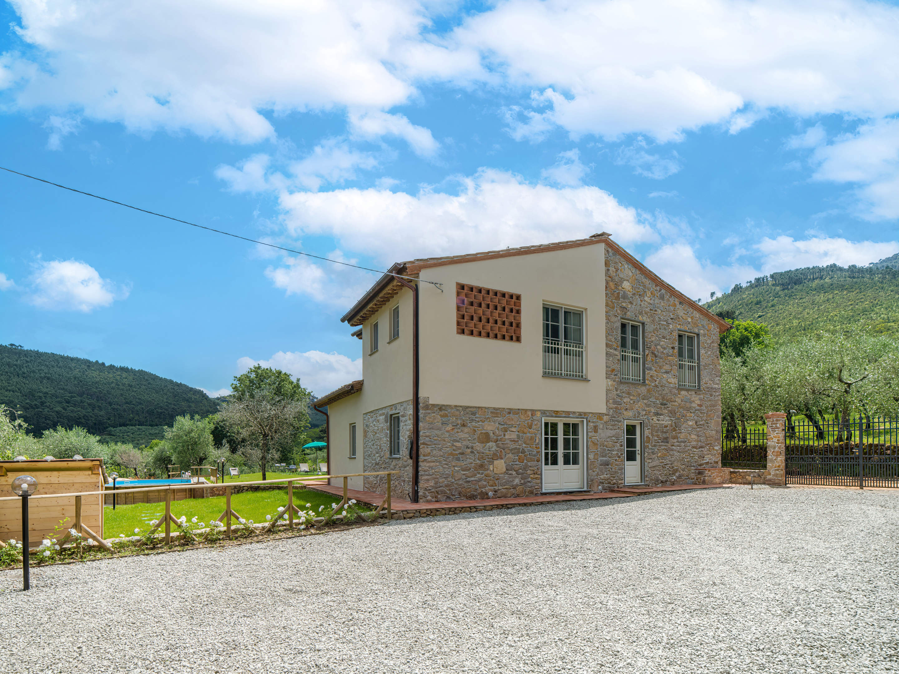 Casale Valentino, 3 bedroom villa in North Tuscany - Pisa & Lucca Area, Tuscany