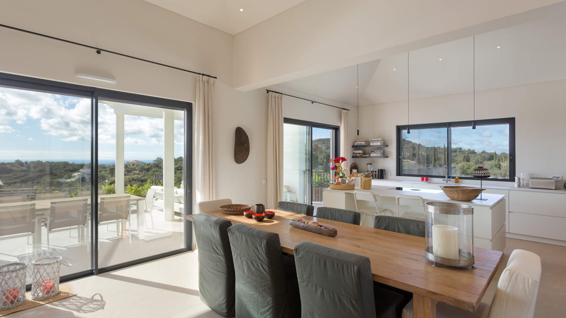 Villa Humberto, 4 bedroom villa in Santa Barbara de Nexe, Algarve