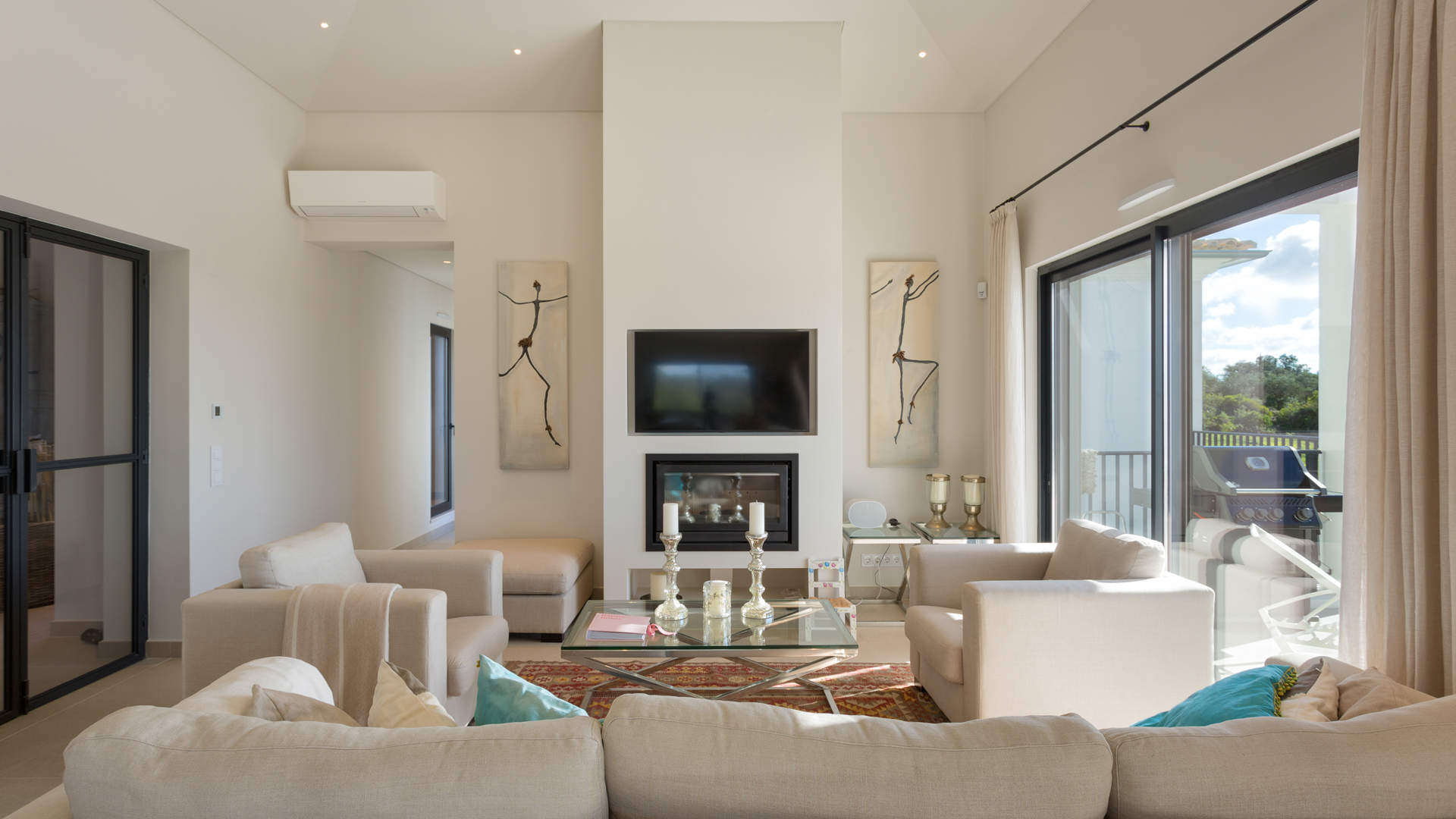 Villa Humberto, 4 bedroom villa in Santa Barbara de Nexe, Algarve
