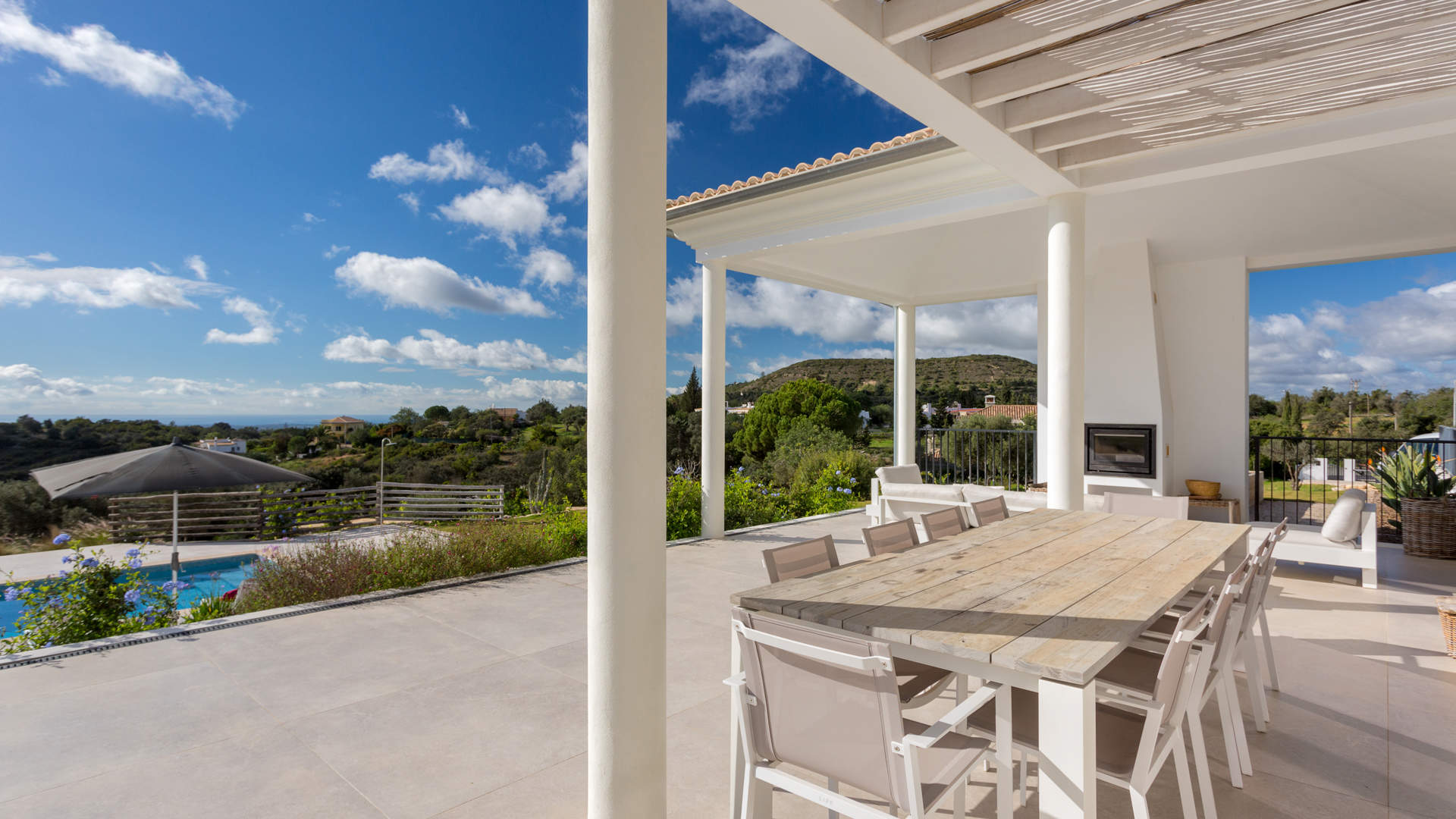 Villa Humberto, 4 bedroom villa in Santa Barbara de Nexe, Algarve