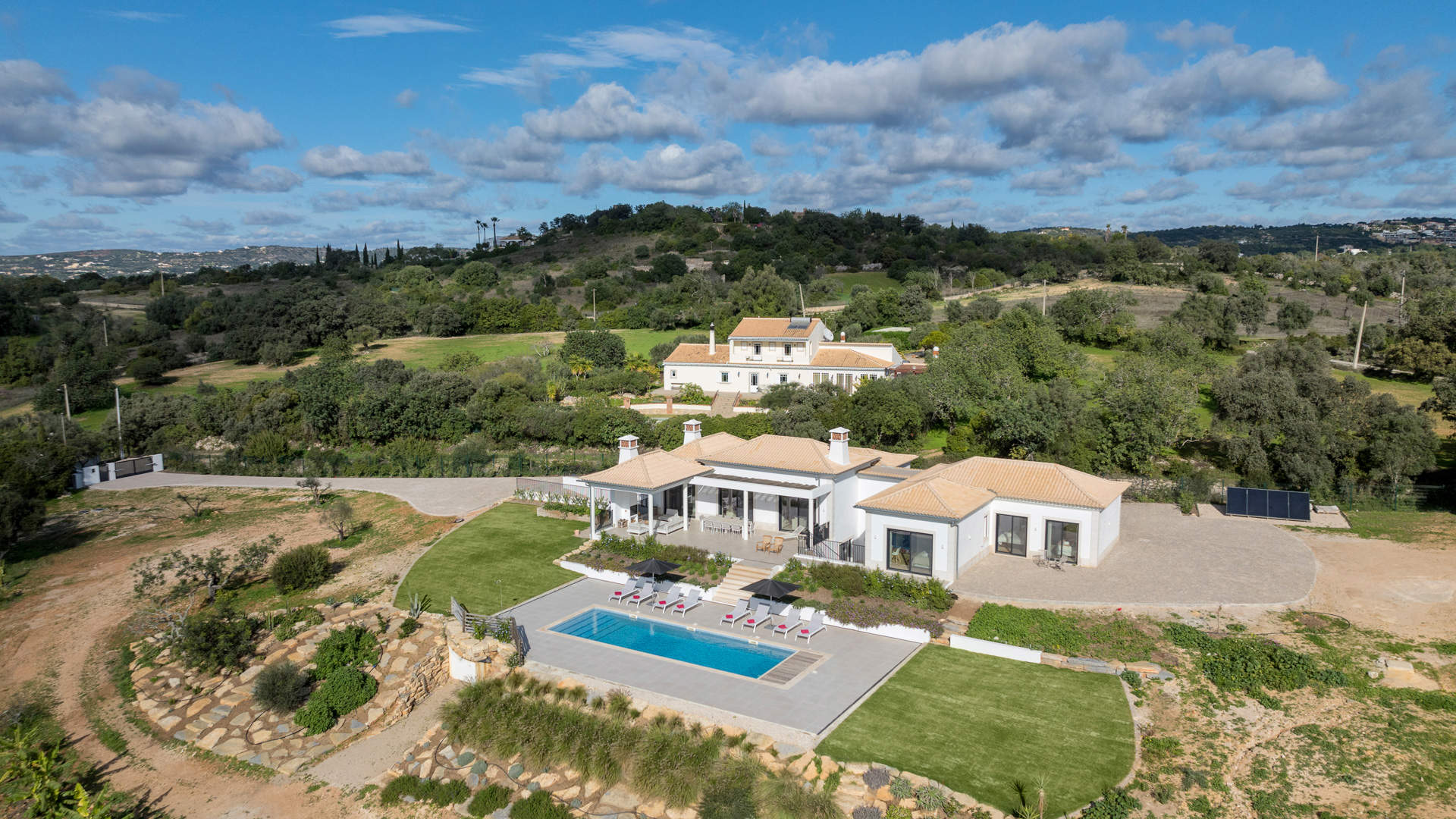Villa Humberto, 4 bedroom villa in Santa Barbara de Nexe, Algarve
