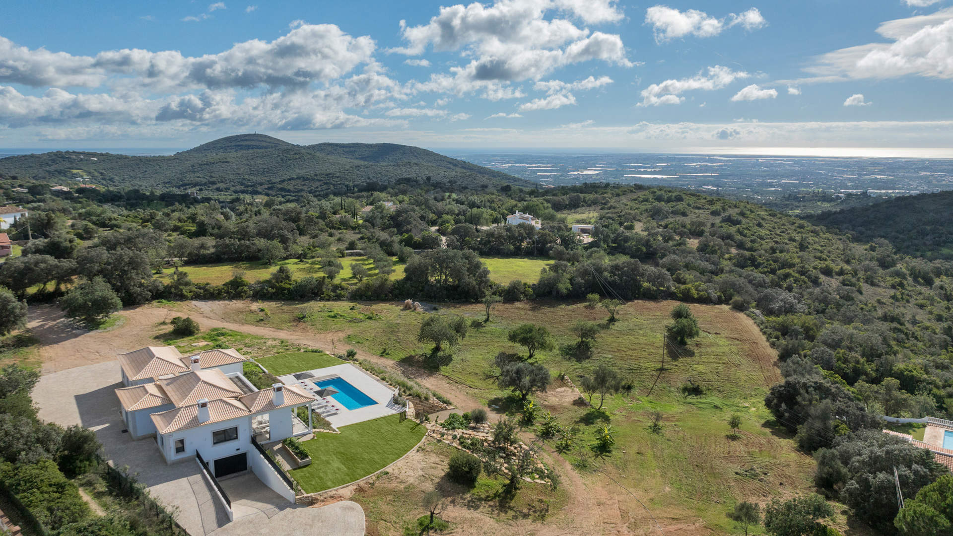 Villa Humberto, 4 bedroom villa in Santa Barbara de Nexe, Algarve
