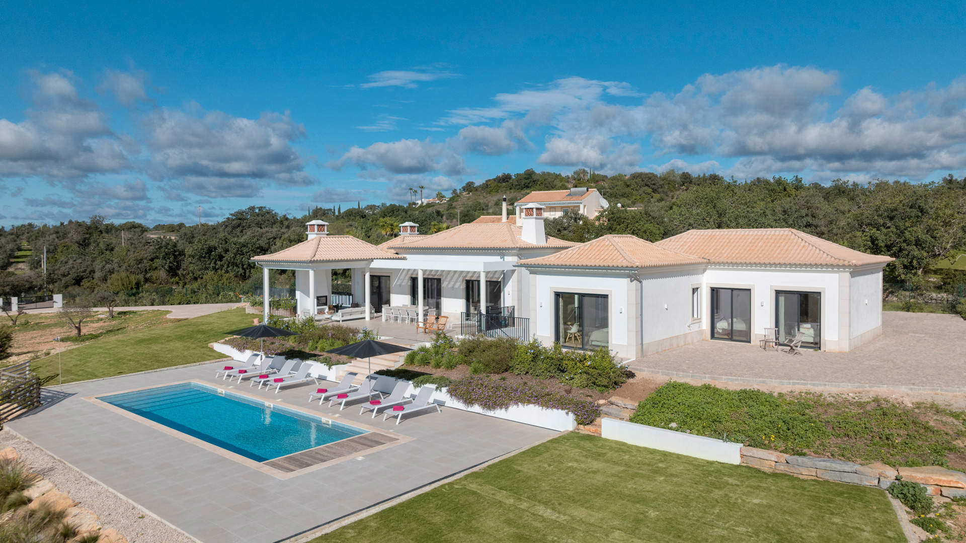 Villa Humberto, 4 bedroom villa in Santa Barbara de Nexe, Algarve
