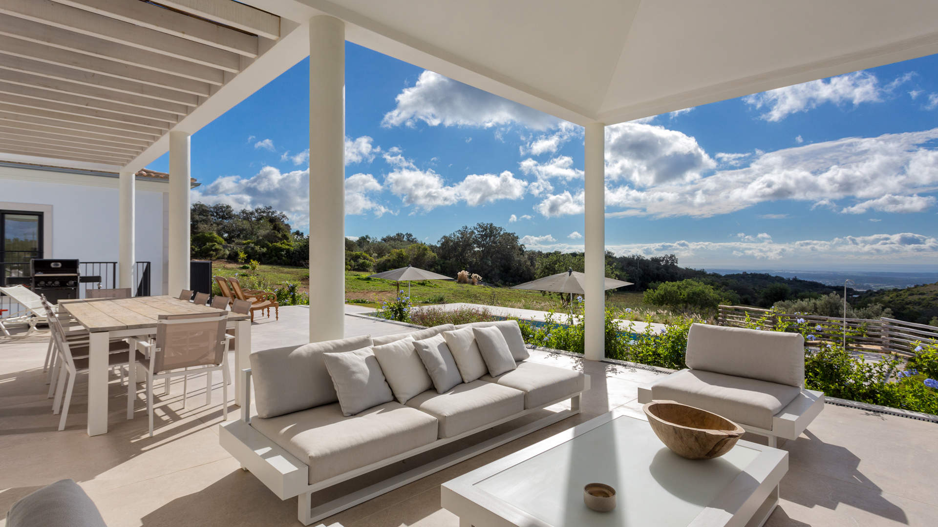 Villa Humberto, 4 bedroom villa in Santa Barbara de Nexe, Algarve