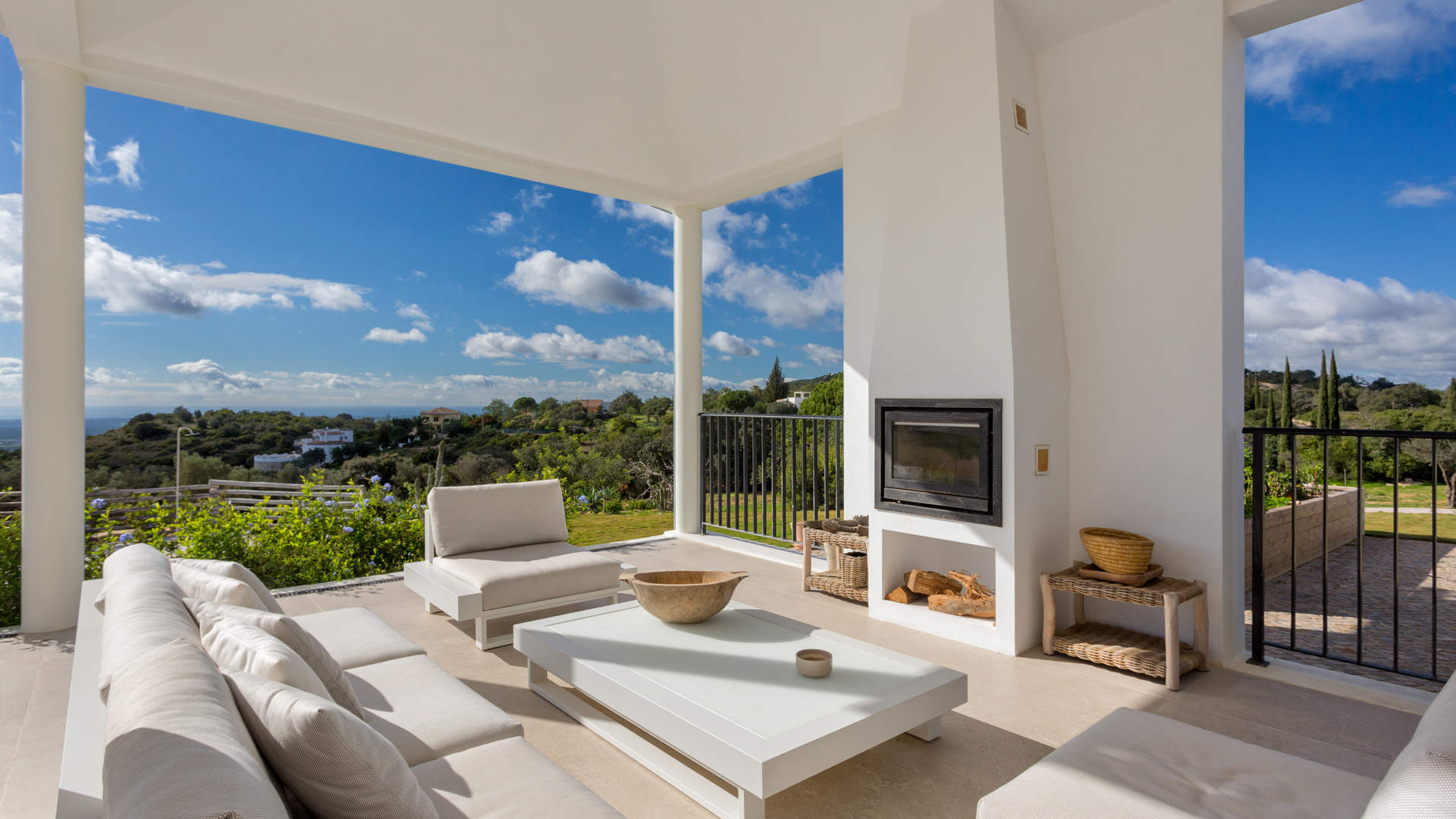 Villa Humberto, 4 bedroom villa in Santa Barbara de Nexe, Algarve
