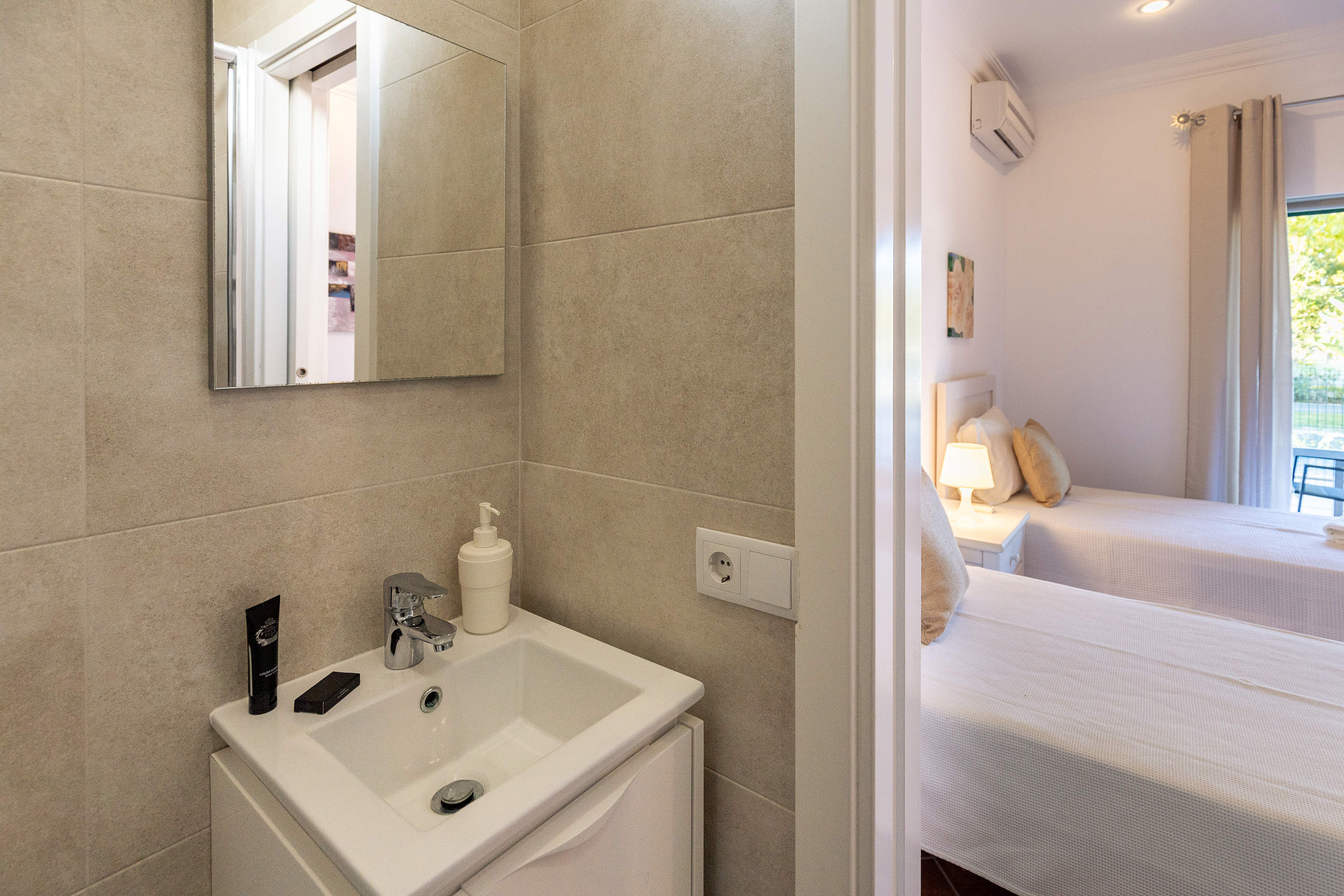 Casa Gondrigo, 4 bedroom villa in Quinta do Lago, Algarve