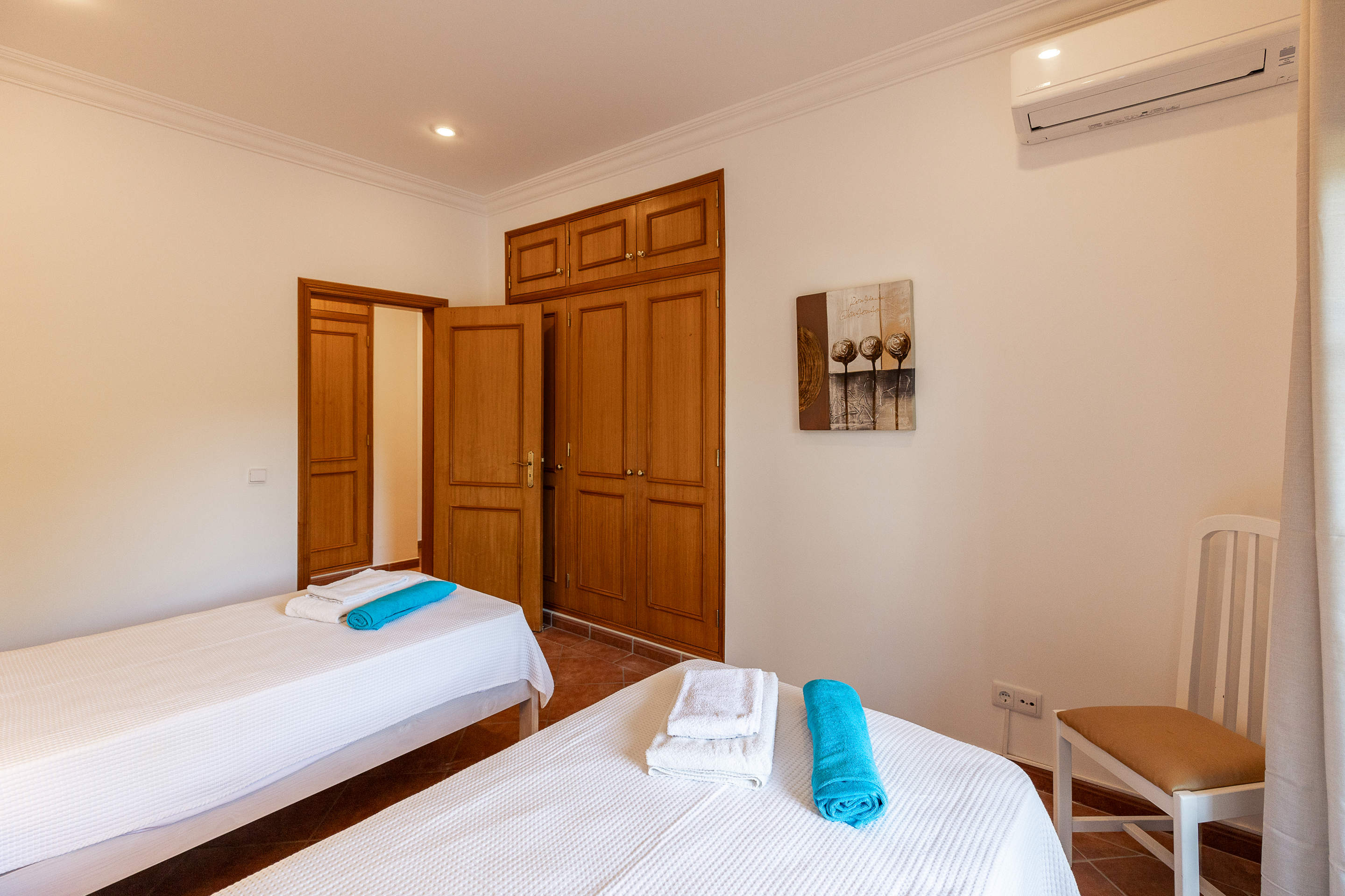 Casa Gondrigo, 4 bedroom villa in Quinta do Lago, Algarve