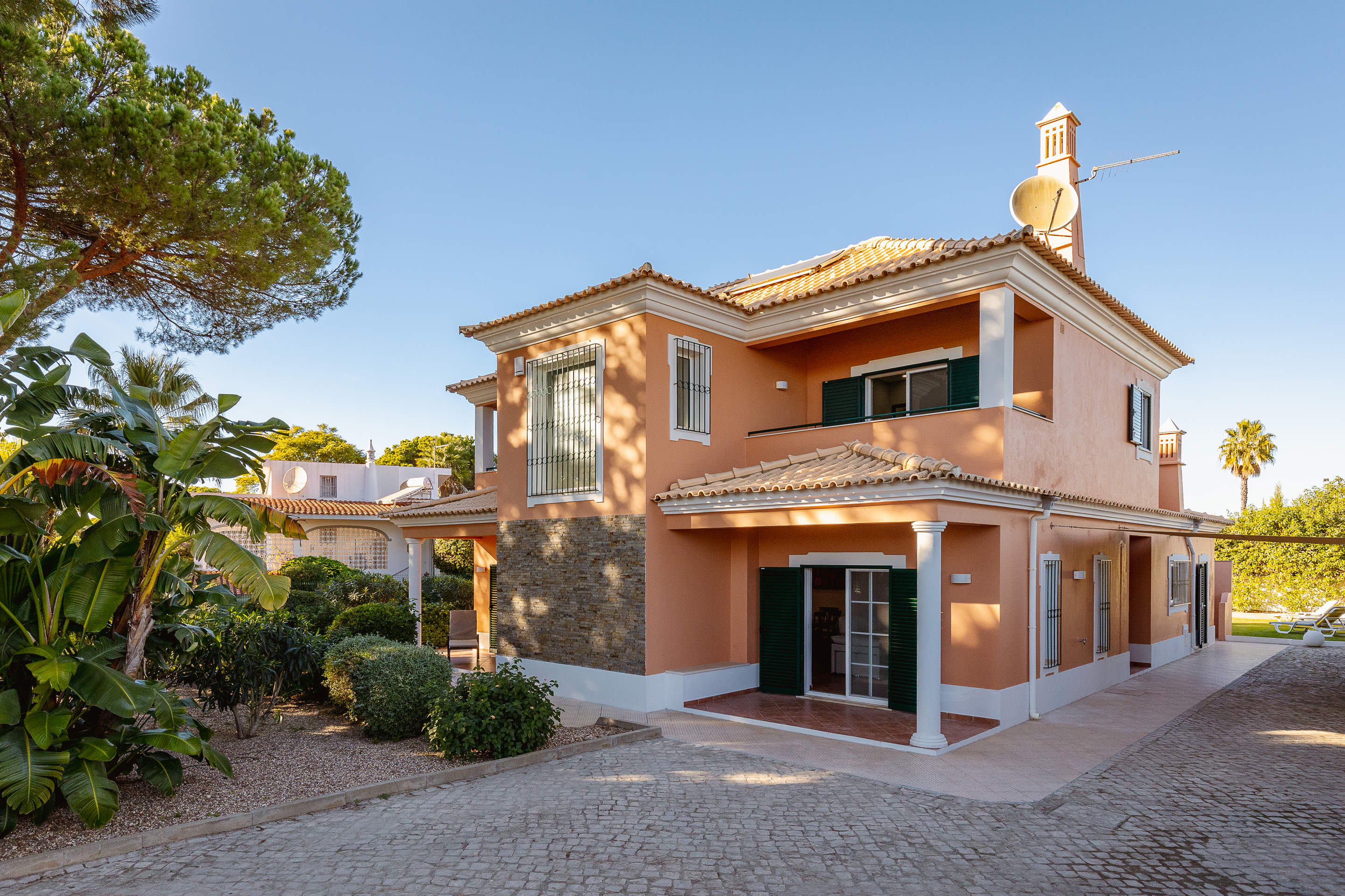 Casa Gondrigo, 4 bedroom villa in Quinta do Lago, Algarve