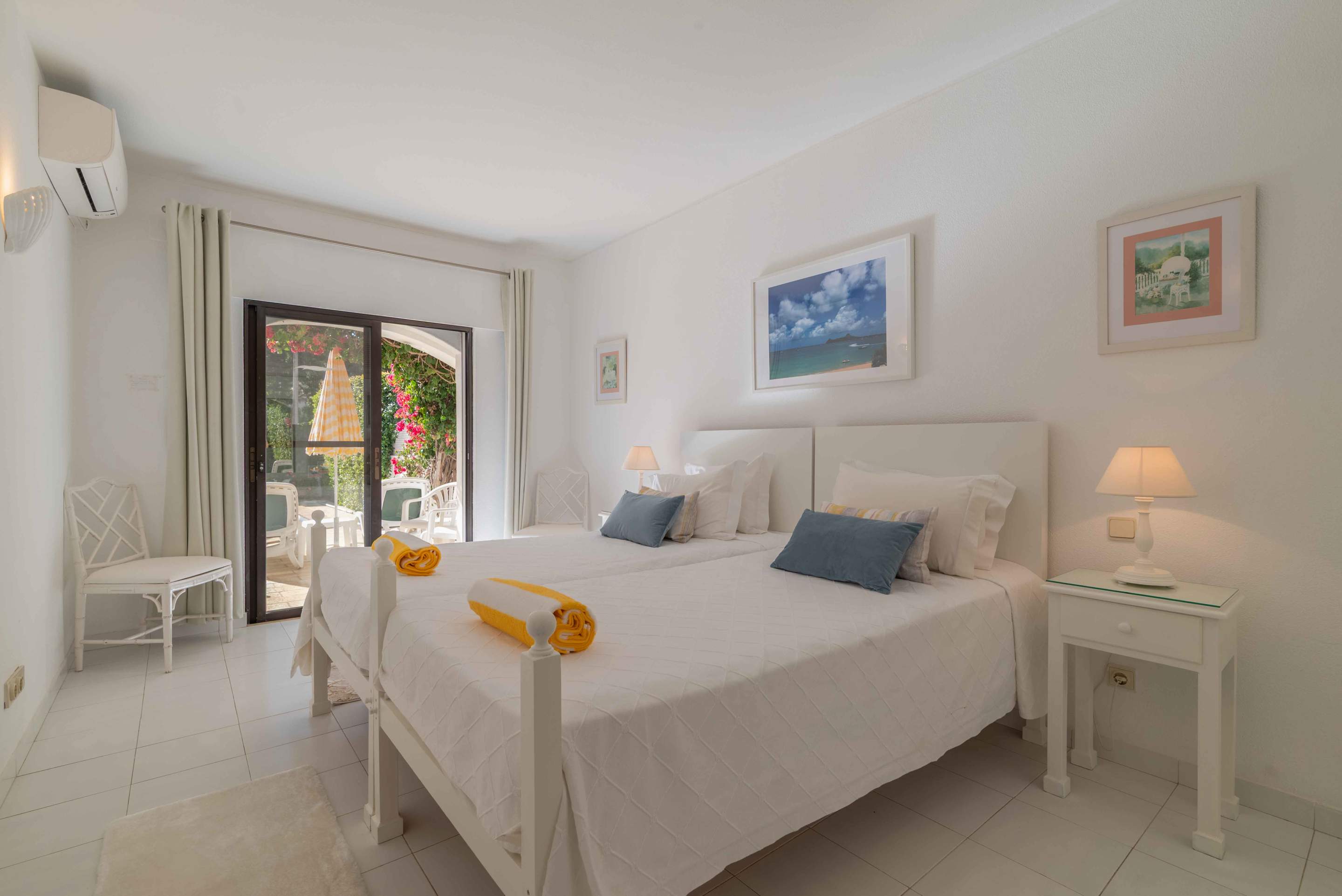 Jasmine Villa, 2 bedroom villa in Dunas Douradas, Algarve