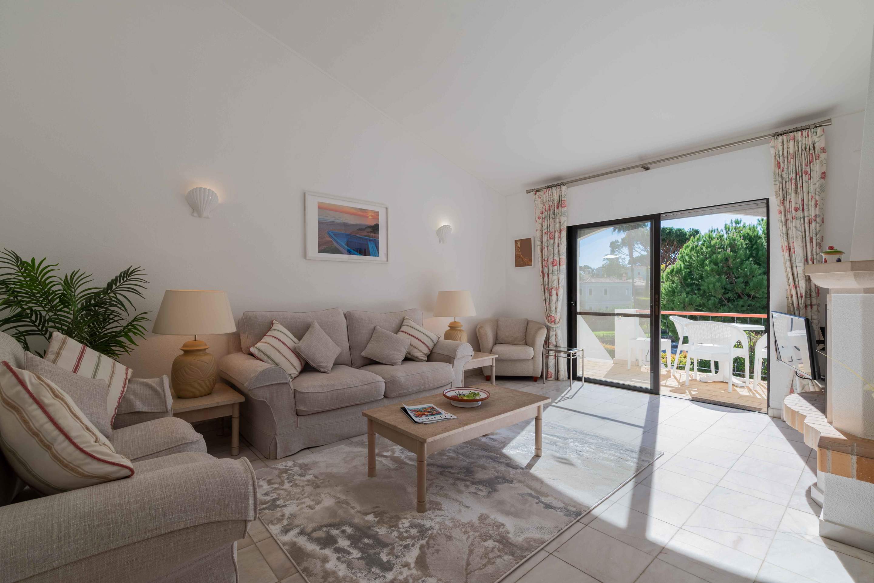 Jasmine Villa, 2 bedroom villa in Dunas Douradas, Algarve