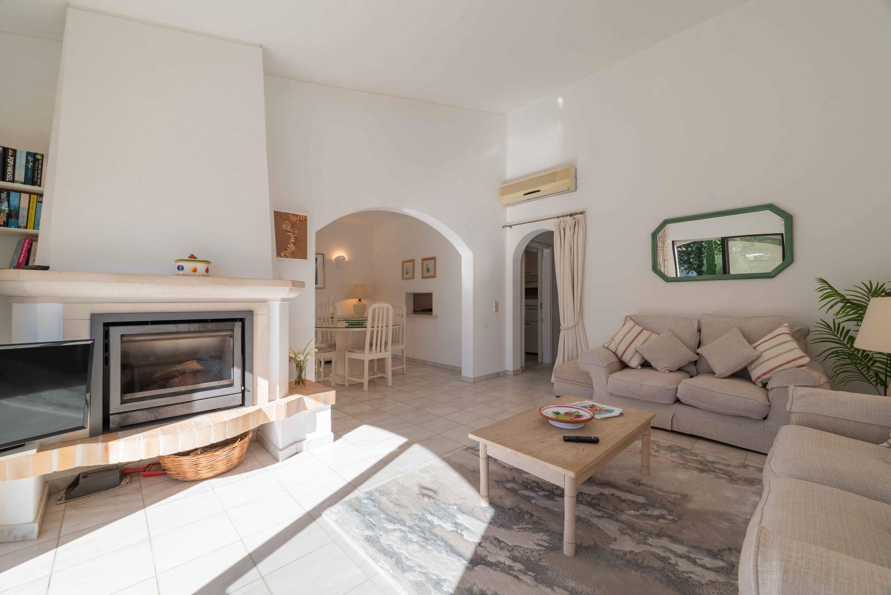 Jasmine Villa, 2 bedroom villa in Dunas Douradas, Algarve