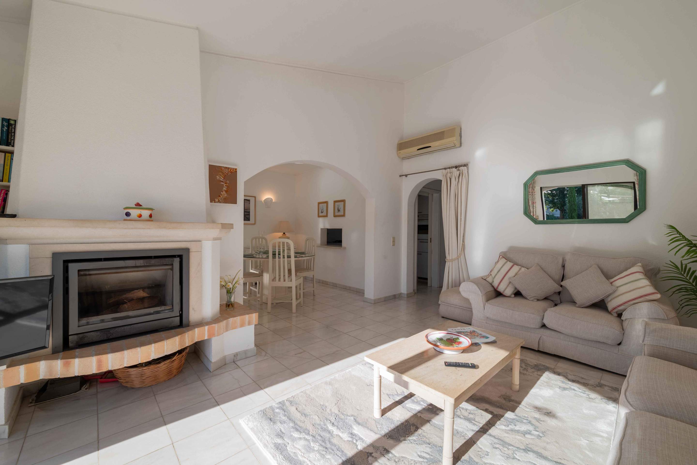 Jasmine Villa, 2 bedroom villa in Dunas Douradas, Algarve