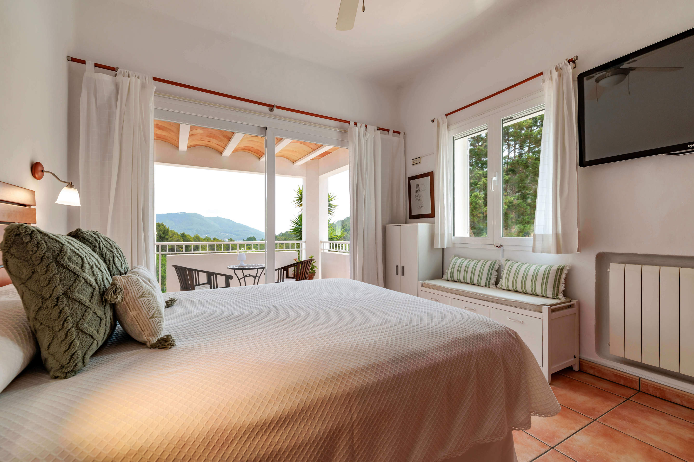 Casa De Dalt, 3 bedroom villa in Inland Villages &  North Coast, Ibiza