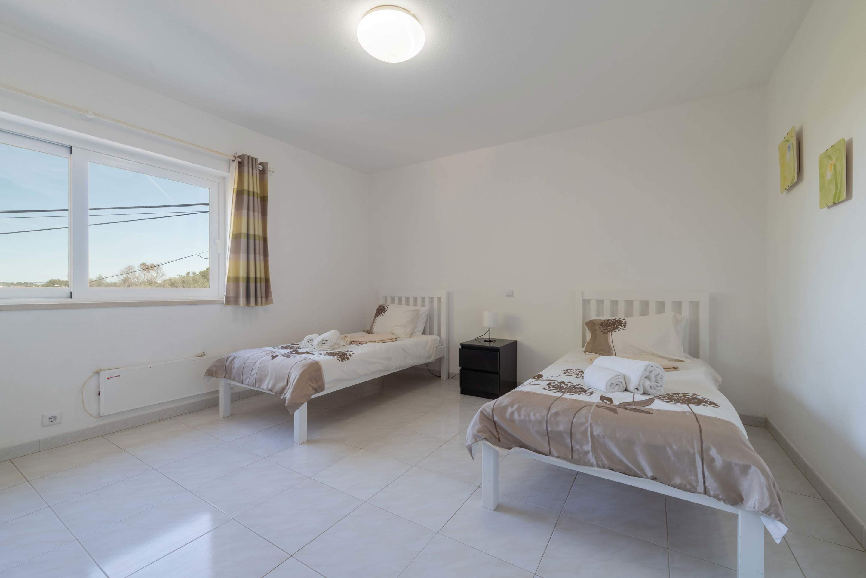 Villa Belcarina, 4 bedroom villa in Gale, Vale da Parra and Guia, Algarve