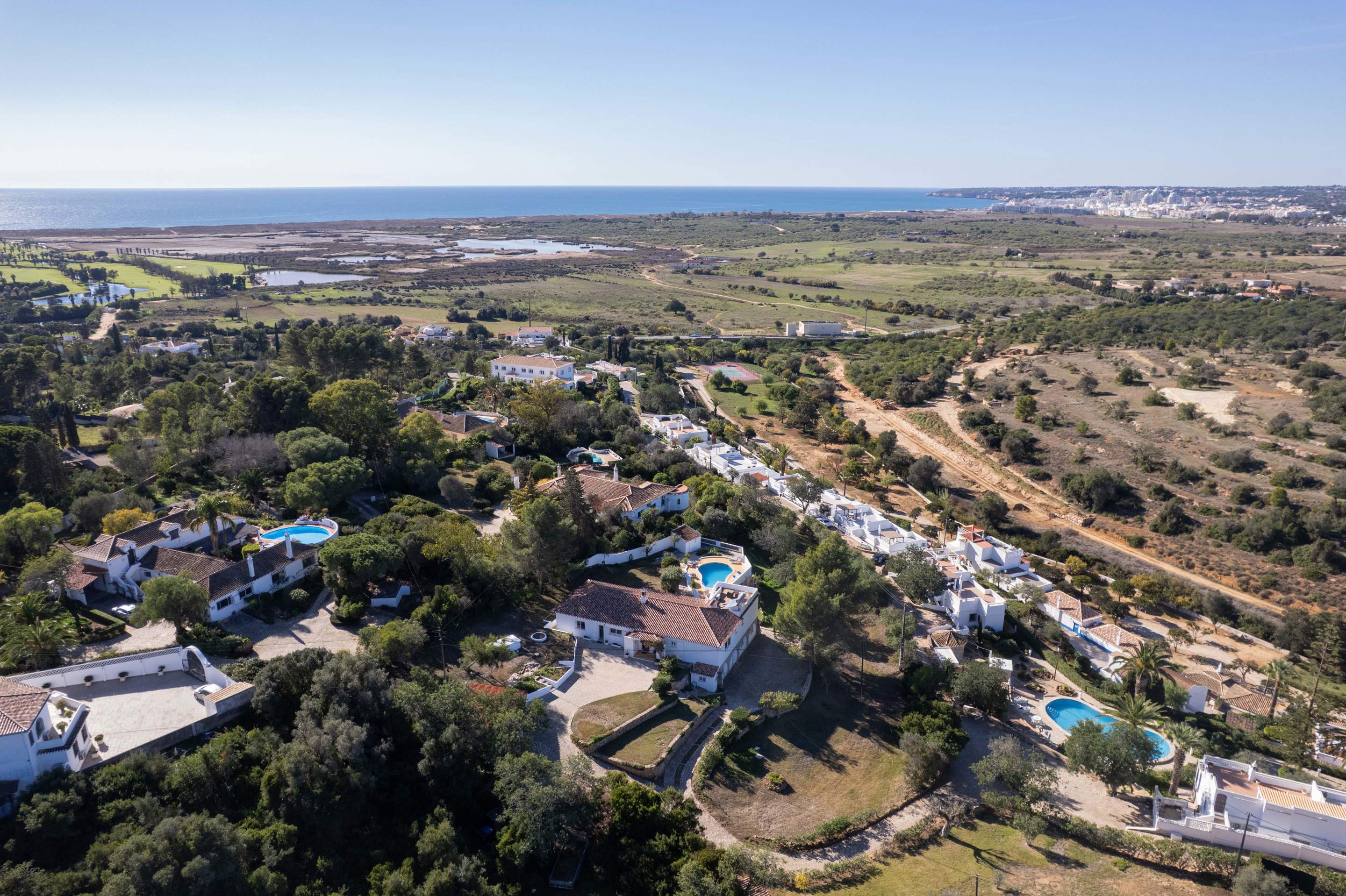 Villa Belcarina, 4 bedroom villa in Gale, Vale da Parra and Guia, Algarve