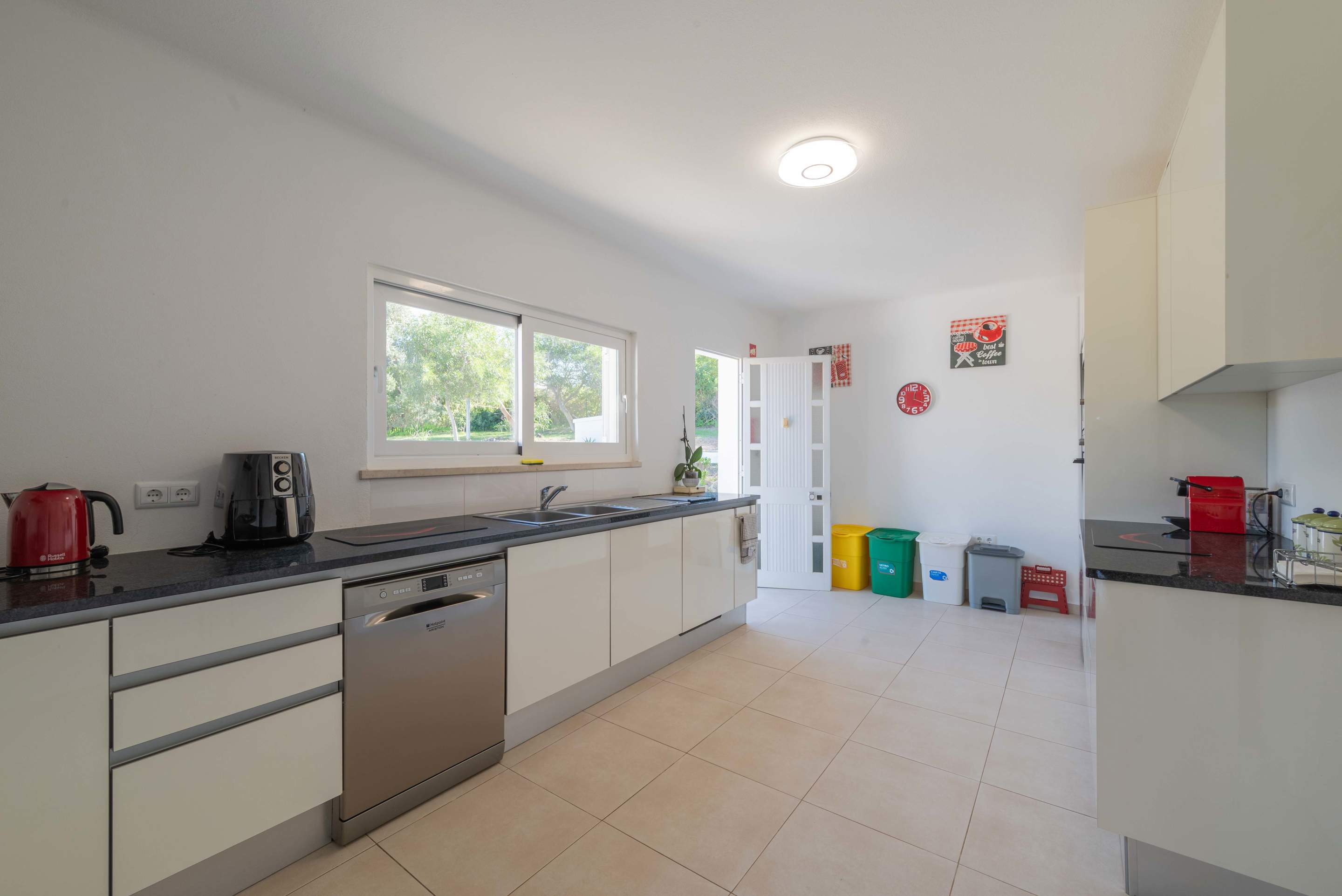 Villa Belcarina, 4 bedroom villa in Gale, Vale da Parra and Guia, Algarve