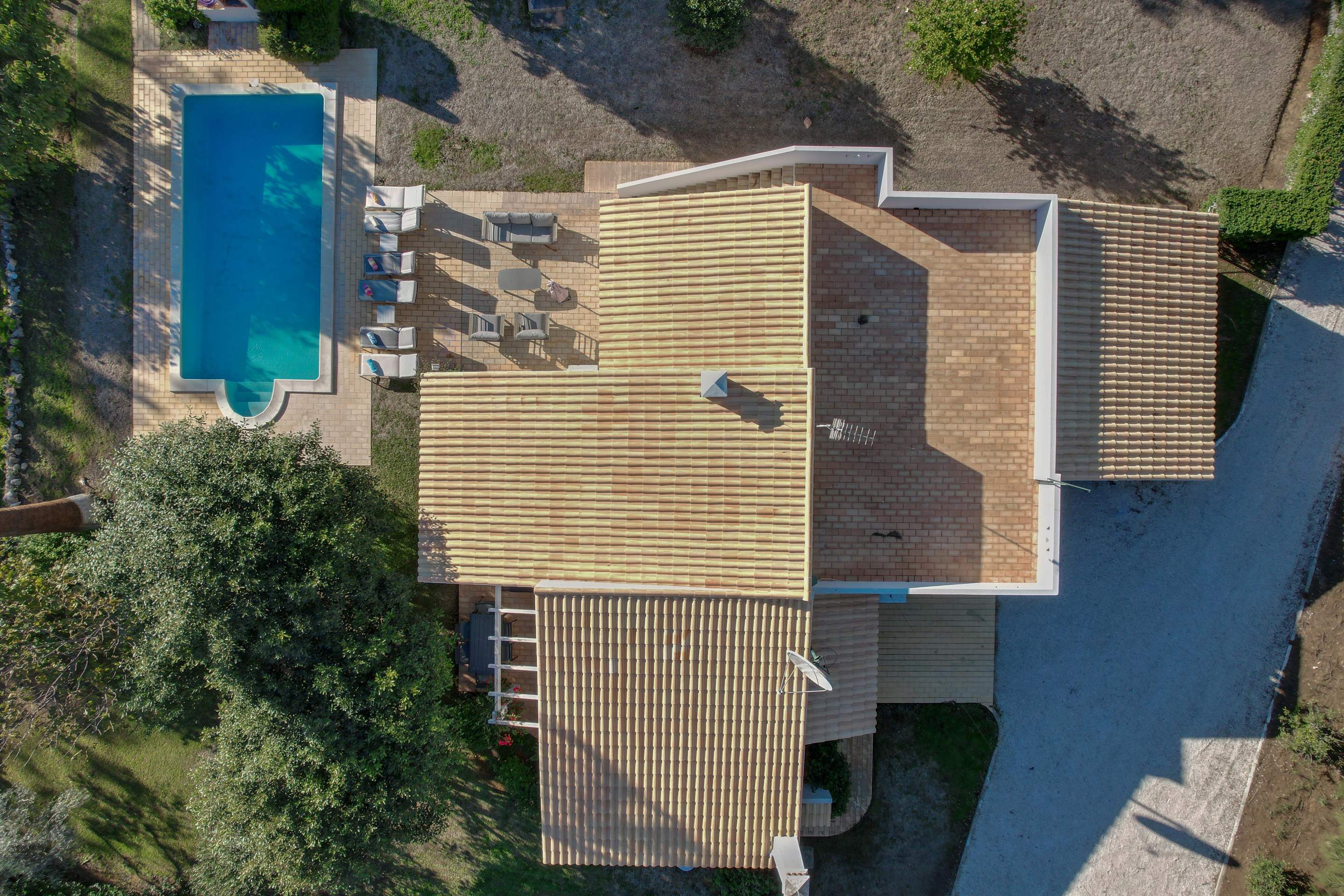 Casa Esmeralda, 3 bedroom villa in Vale do Lobo, Algarve