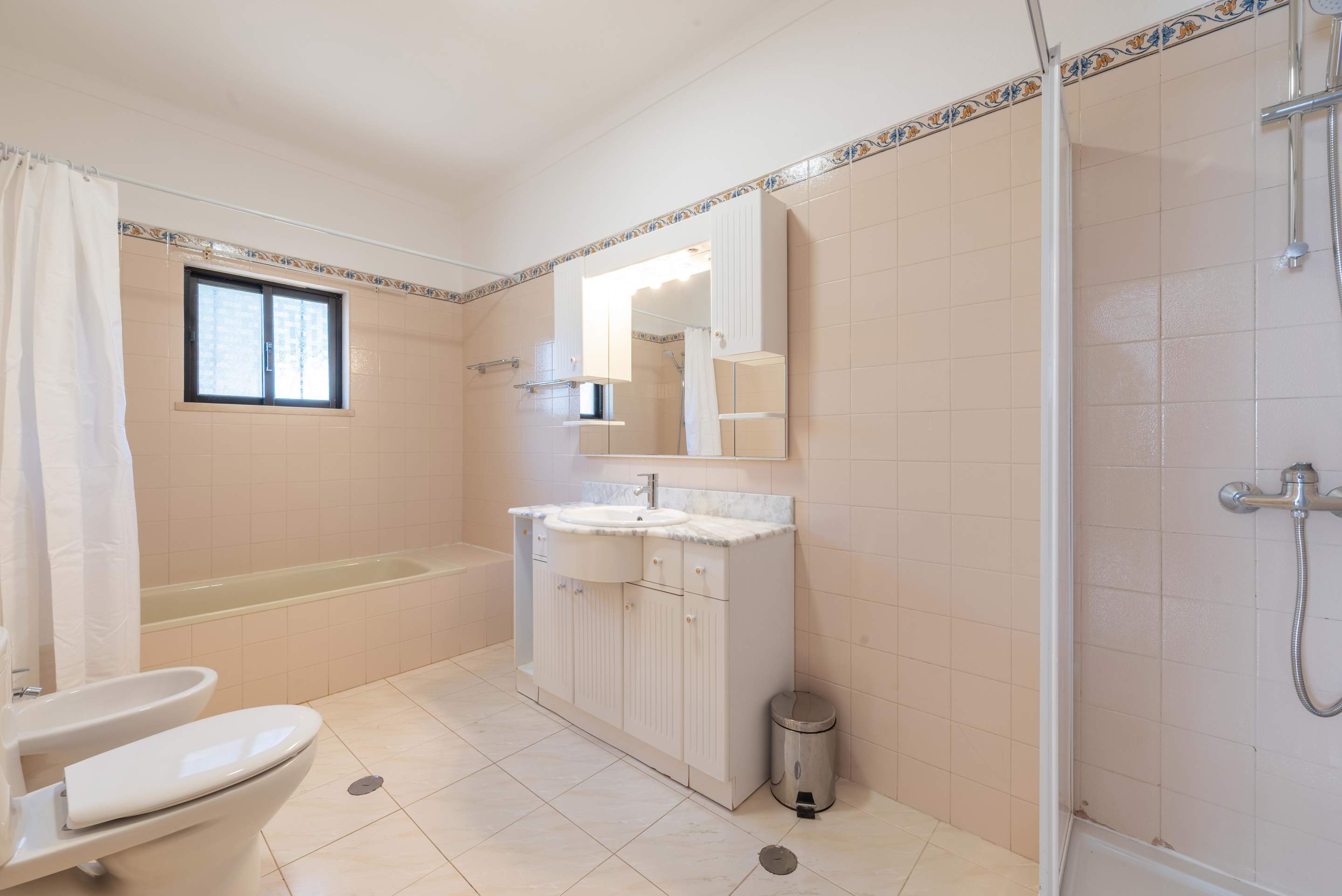 Casa Esmeralda, 3 bedroom villa in Vale do Lobo, Algarve