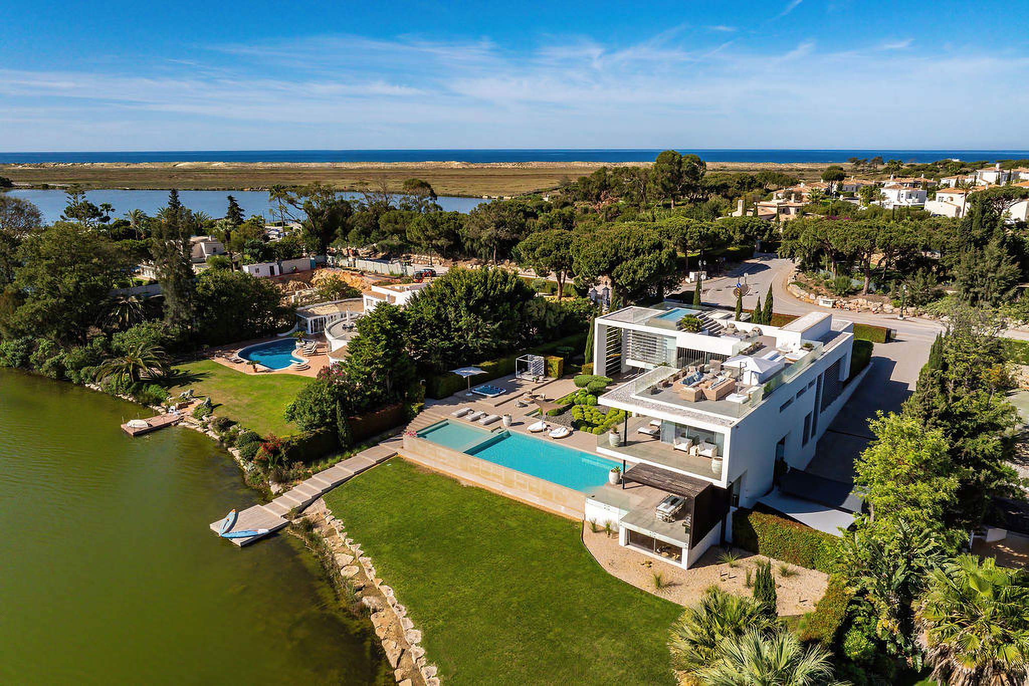 Villa Moonsplash, 7 bedroom villa in Quinta do Lago, Algarve