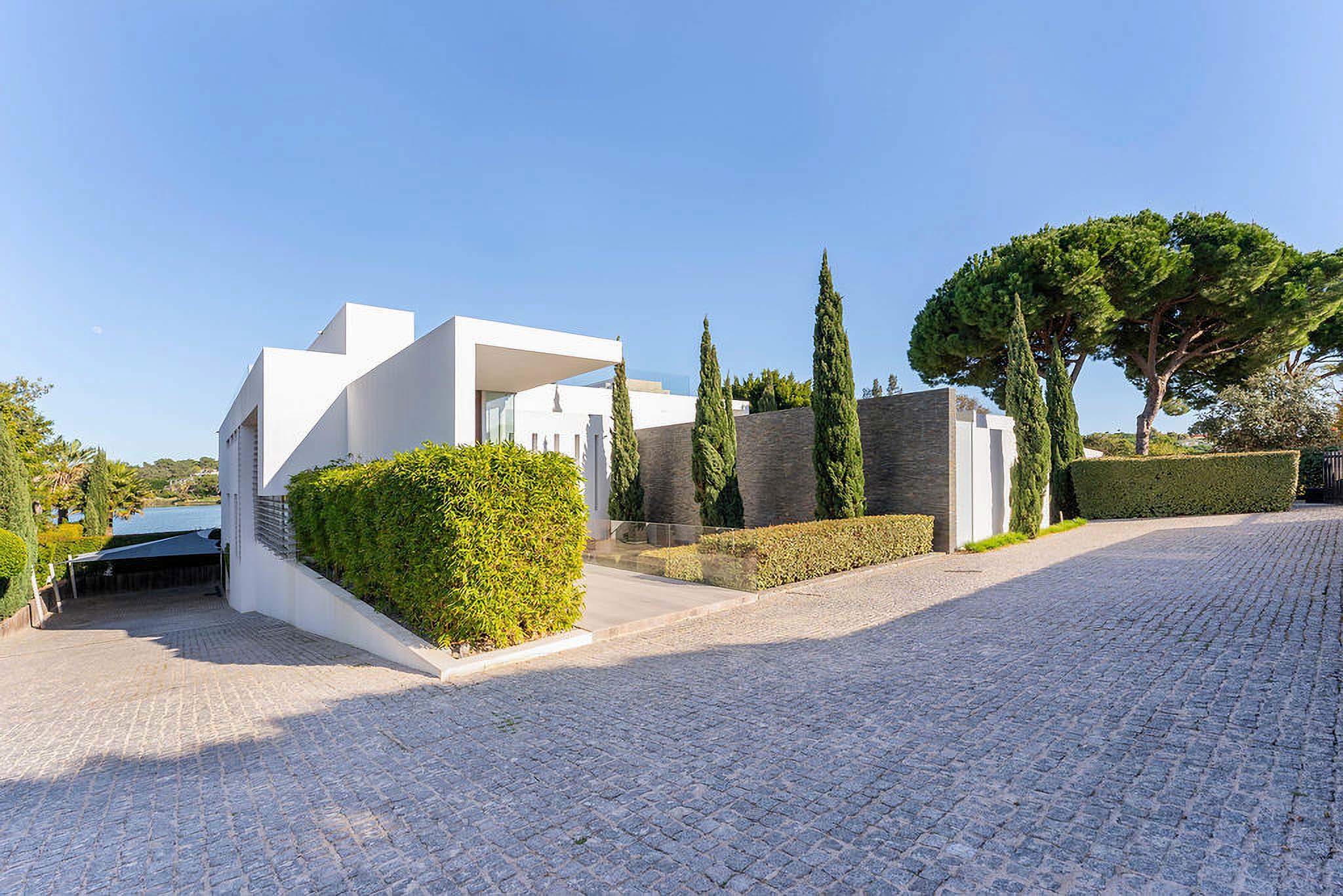 Villa Moonsplash, 7 bedroom villa in Quinta do Lago, Algarve