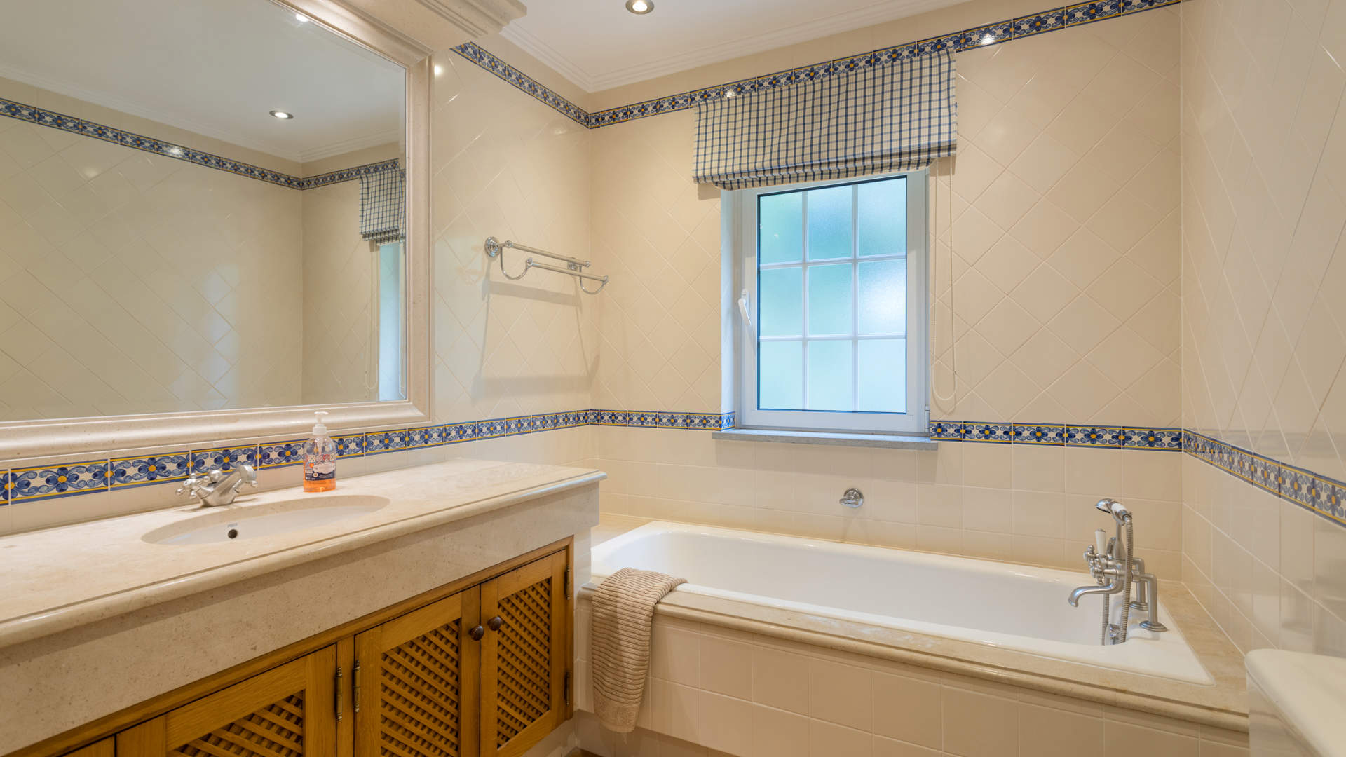 Villa Mirar, 5 bedroom villa in Quinta do Lago, Algarve