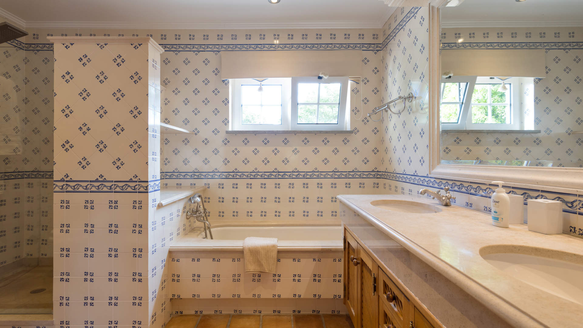 Villa Mirar, 5 bedroom villa in Quinta do Lago, Algarve