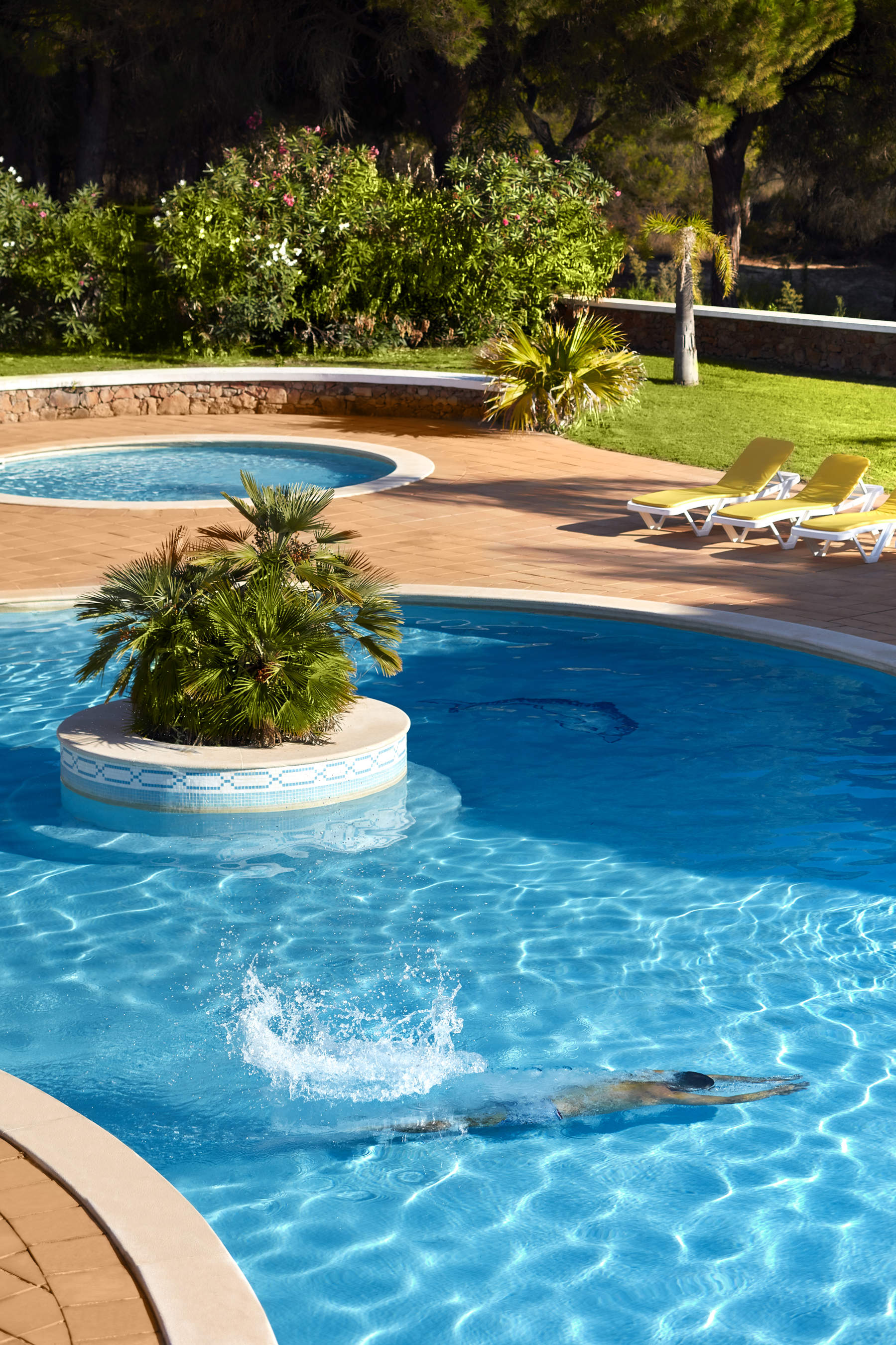 Ancao Gardens Three Bedroom Linked Villa Monday changeover, 3 bedroom villa in Quinta do Lago, Algarve