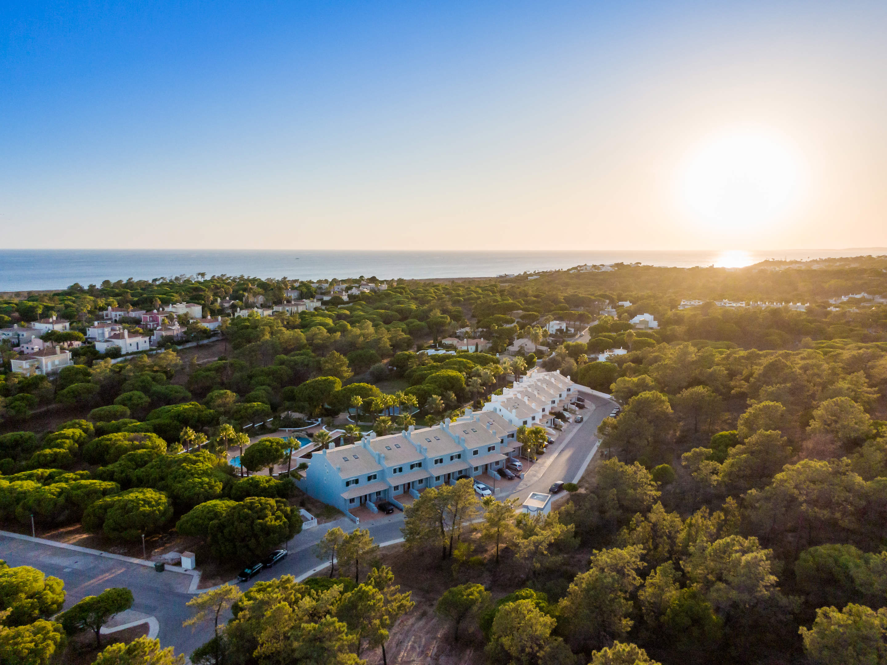 Ancao Gardens Three Bedroom Linked Villa Monday changeover, 3 bedroom villa in Quinta do Lago, Algarve