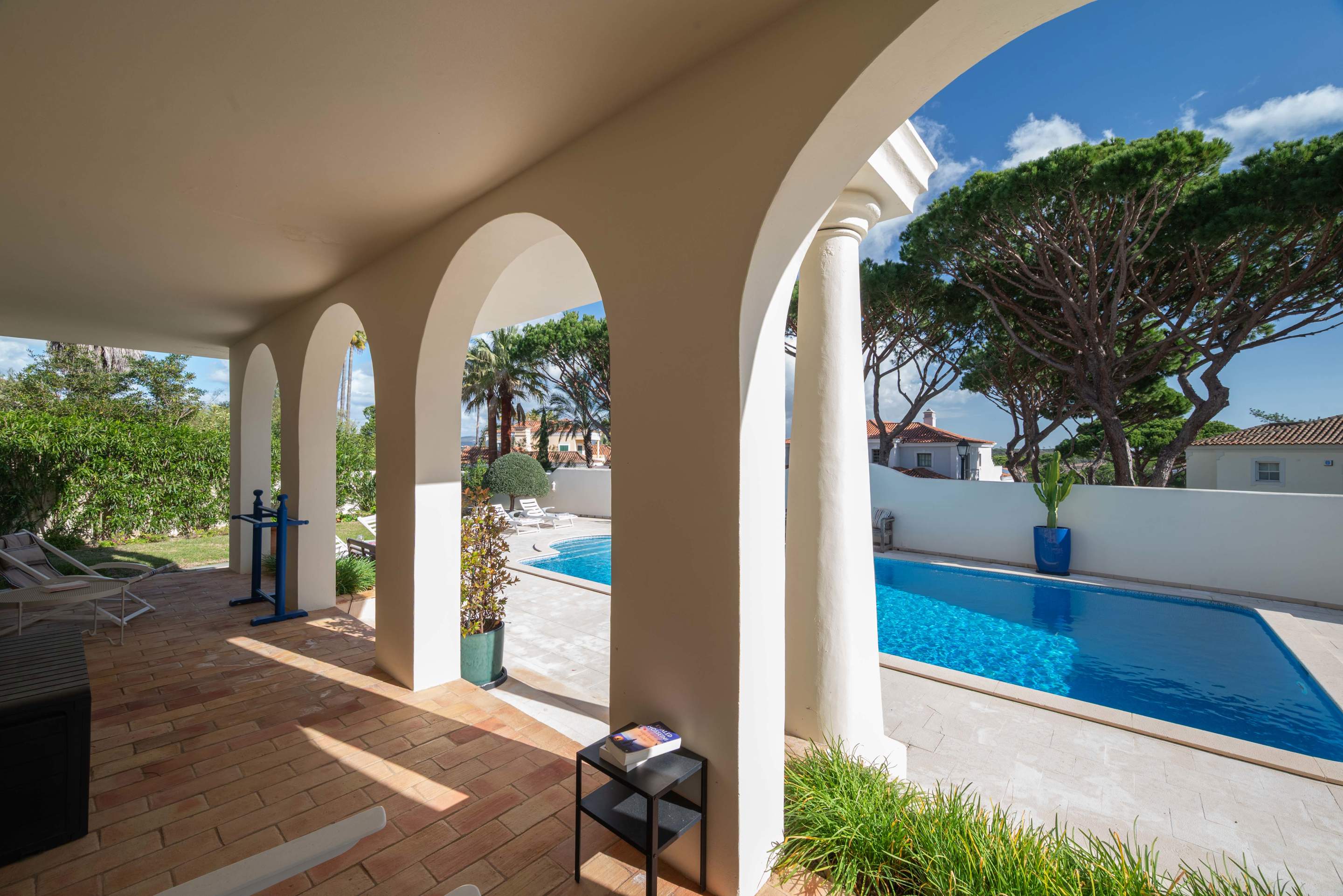 Villa Pau-Lo, 4 bedroom villa in Quinta do Lago, Algarve