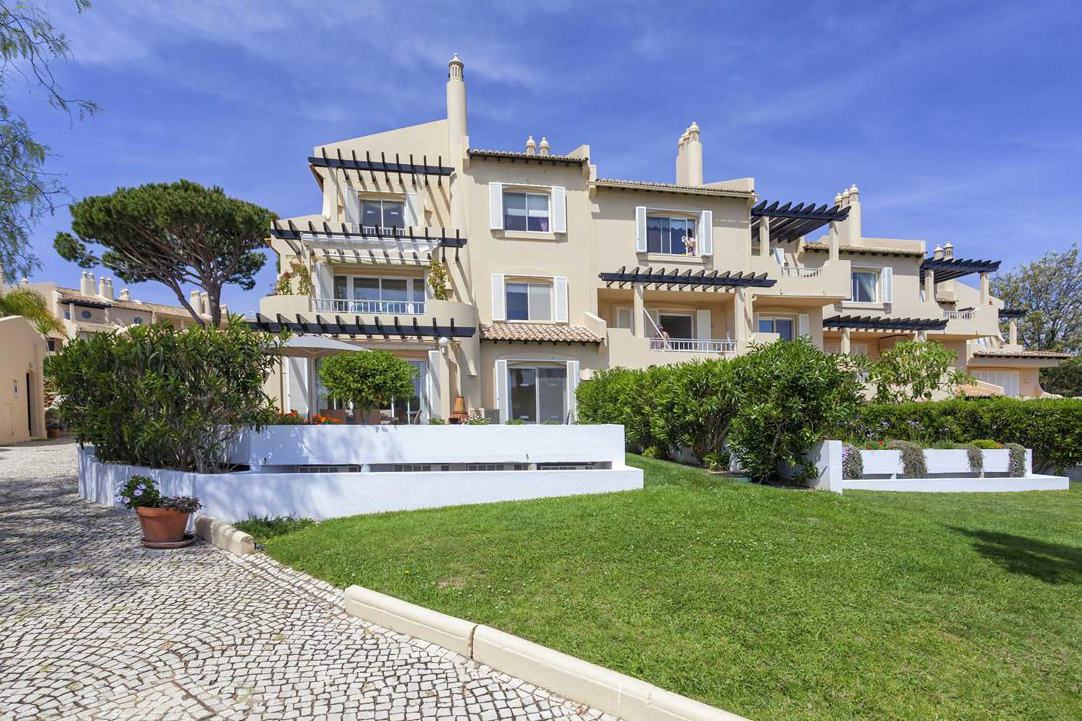 Sao Lourenco Standard 2 bed, Camomile, 2 bedroom apartment in Quinta do Lago, Algarve