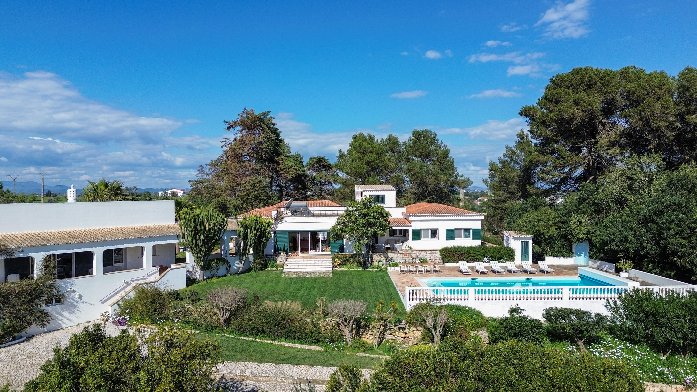 Villa Ciprestes, 5 bedroom villa in Carvoeiro Area, Algarve