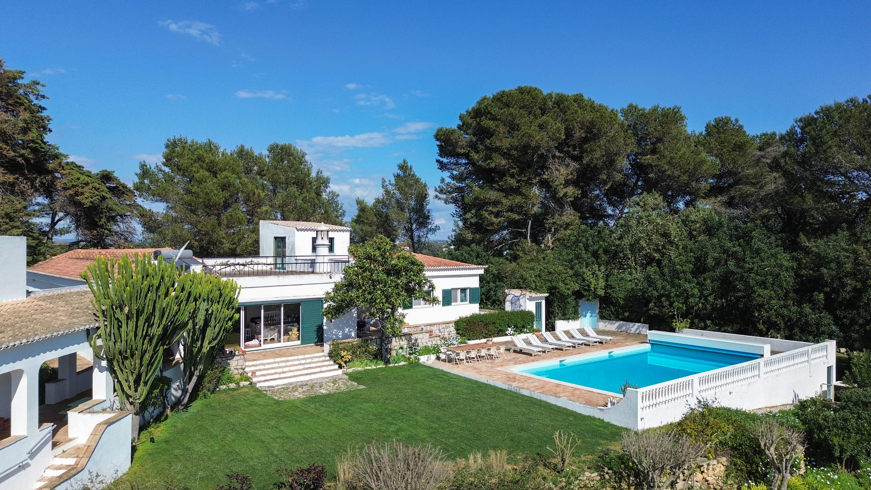 Villa Ciprestes, 5 bedroom villa in Carvoeiro Area, Algarve