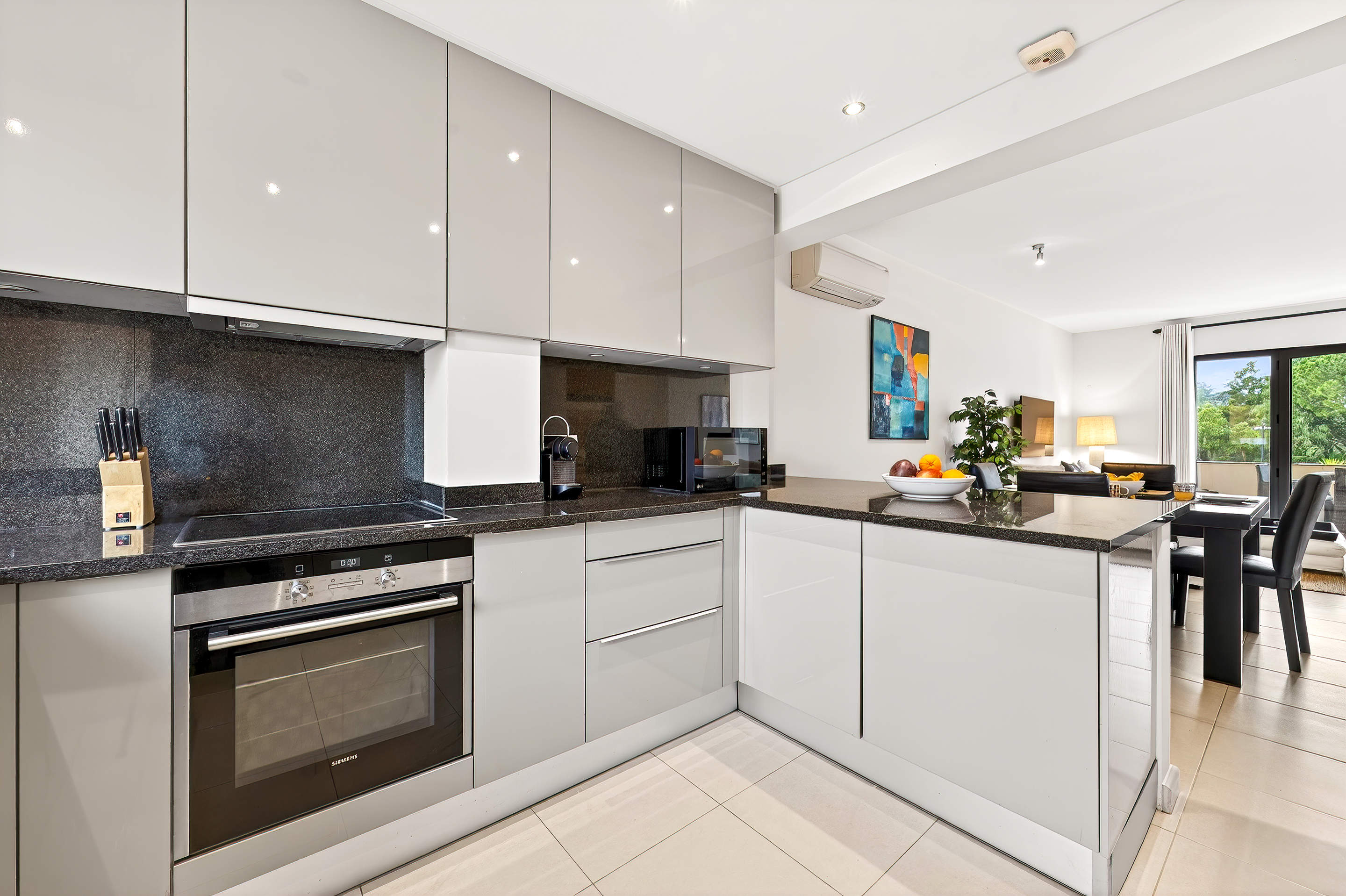 Sao Lourenco Premium 2 Bed Apt Sunflower, 2 bedroom apartment in Quinta do Lago, Algarve