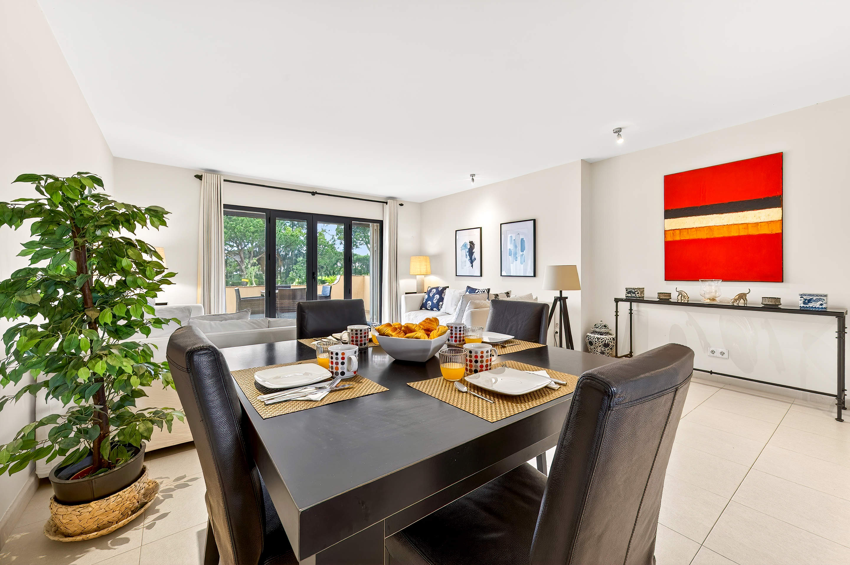 Sao Lourenco Premium 2 Bed Apt Sunflower, 2 bedroom apartment in Quinta do Lago, Algarve