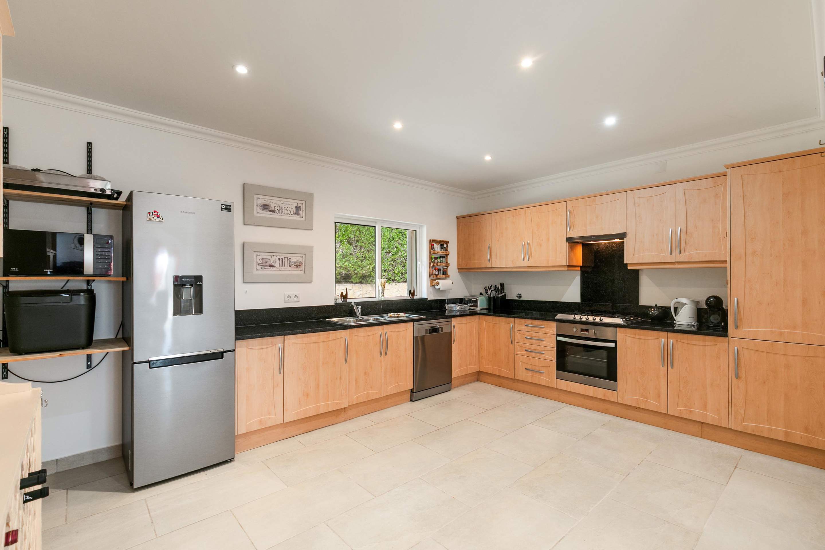 Casa Charlotte 4 bedroom rental, 4 bedroom villa in Almancil, Algarve