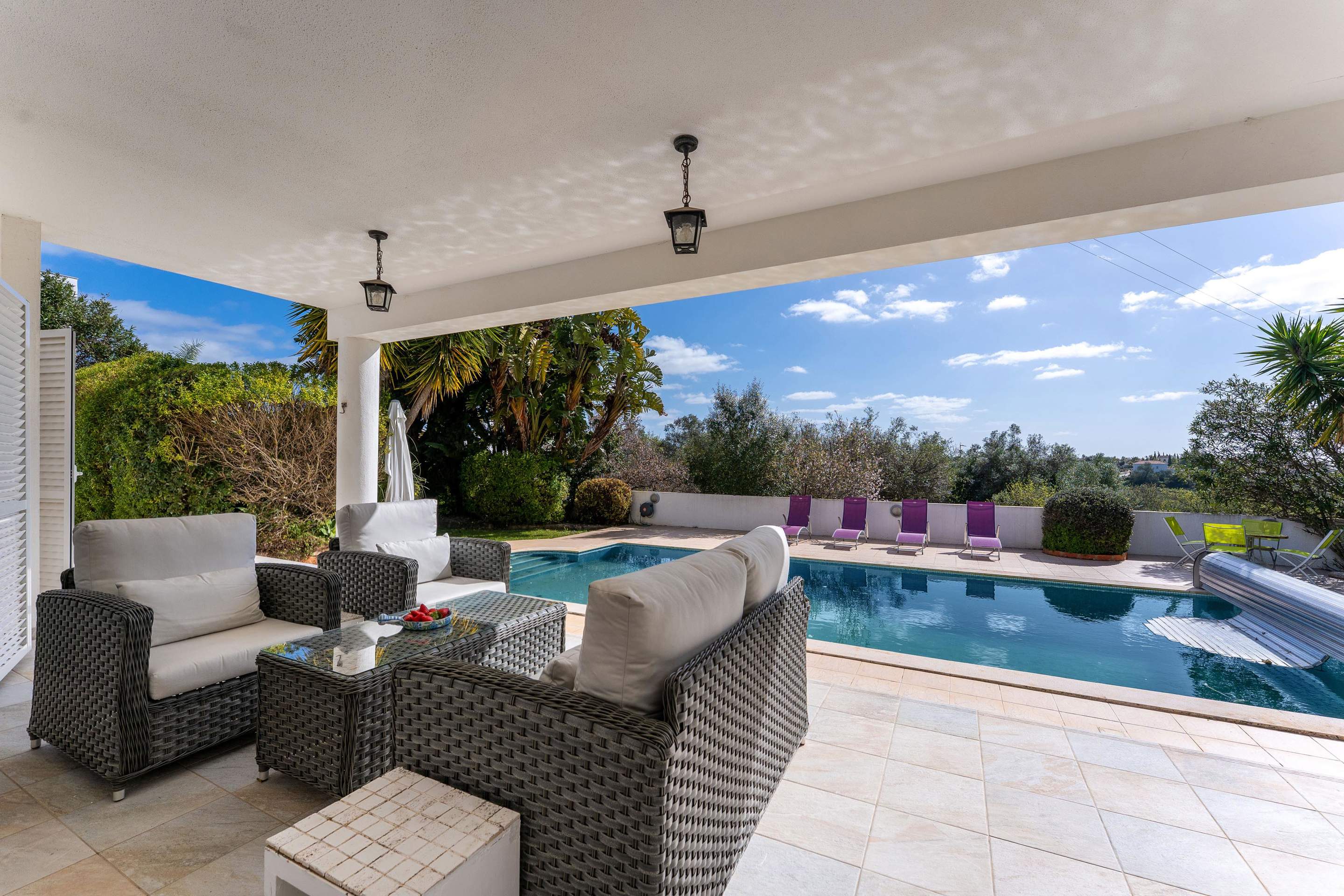 Casa Charlotte 4 bedroom rental, 4 bedroom villa in Almancil, Algarve