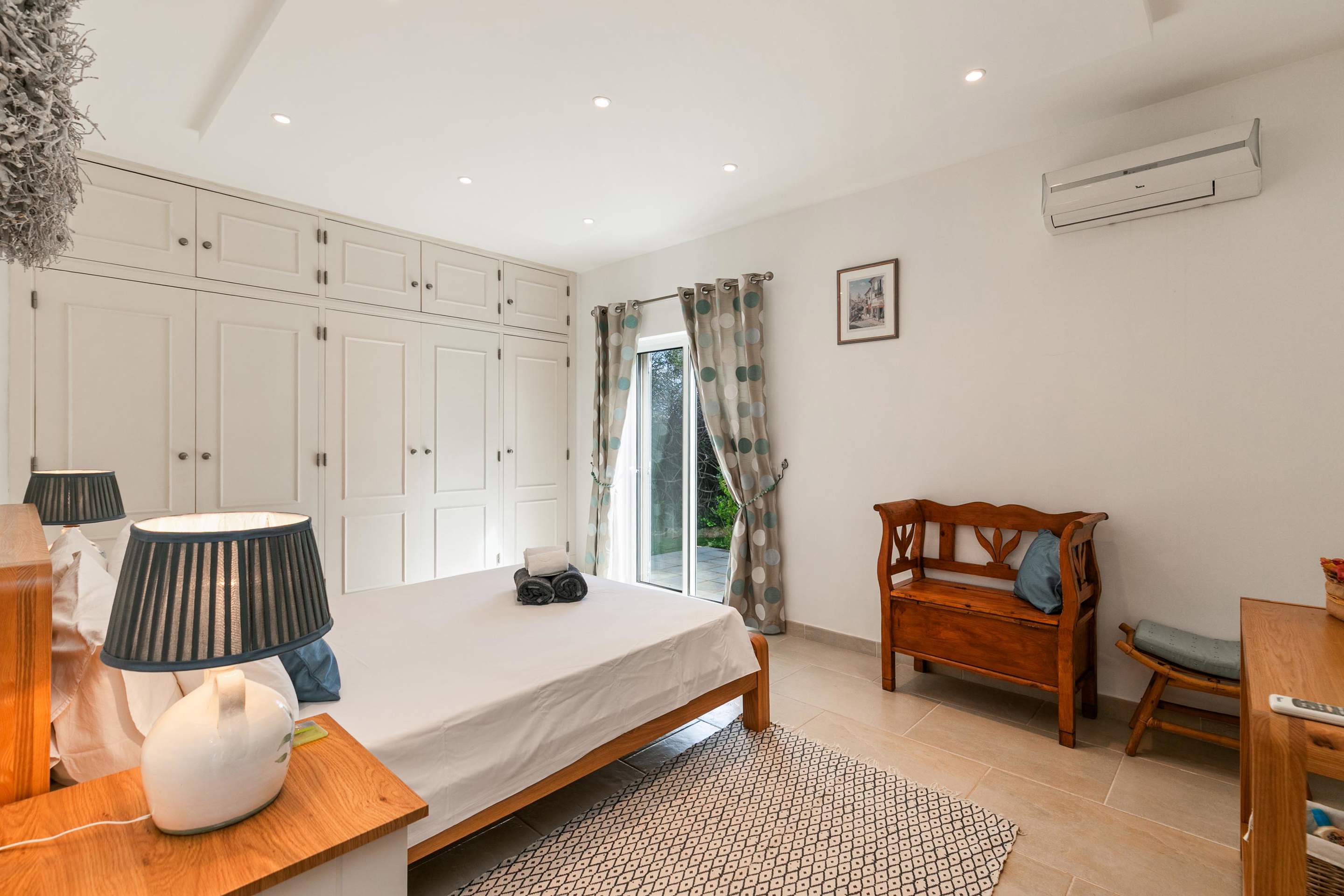 Casa Charlotte 3 bedroom rental, 3 bedroom villa in Almancil, Algarve