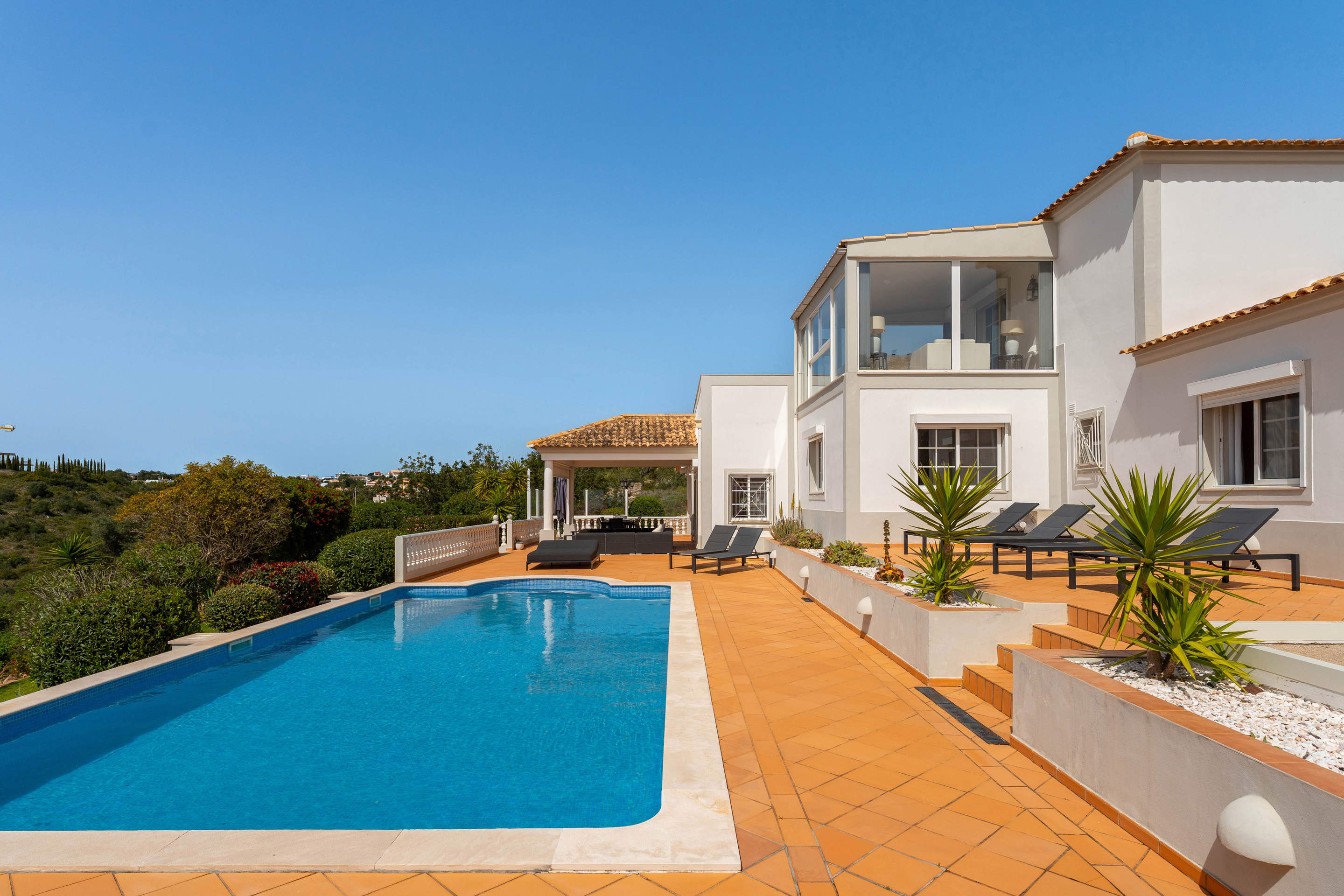Villa Ellena Rosa, 4 bedroom villa in Almancil, Algarve