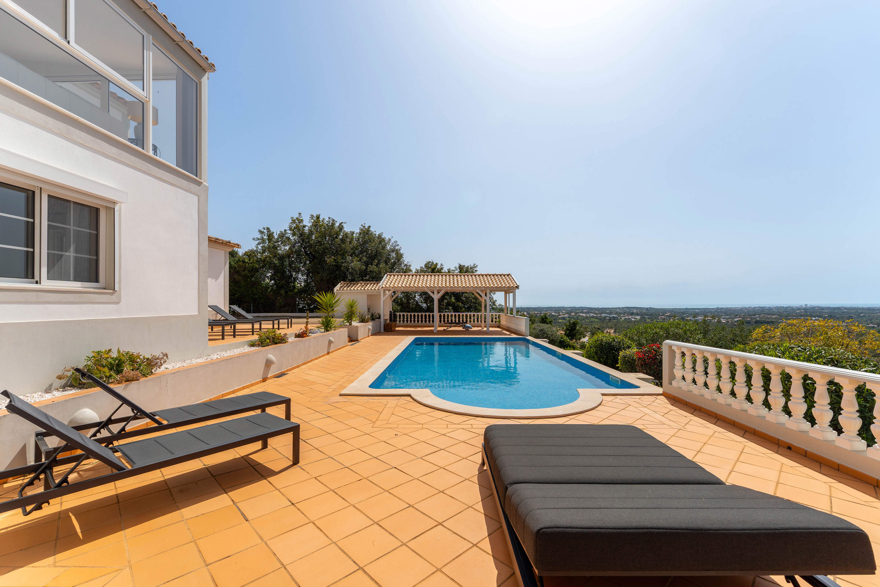 Villa Ellena Rosa, 4 bedroom villa in Almancil, Algarve