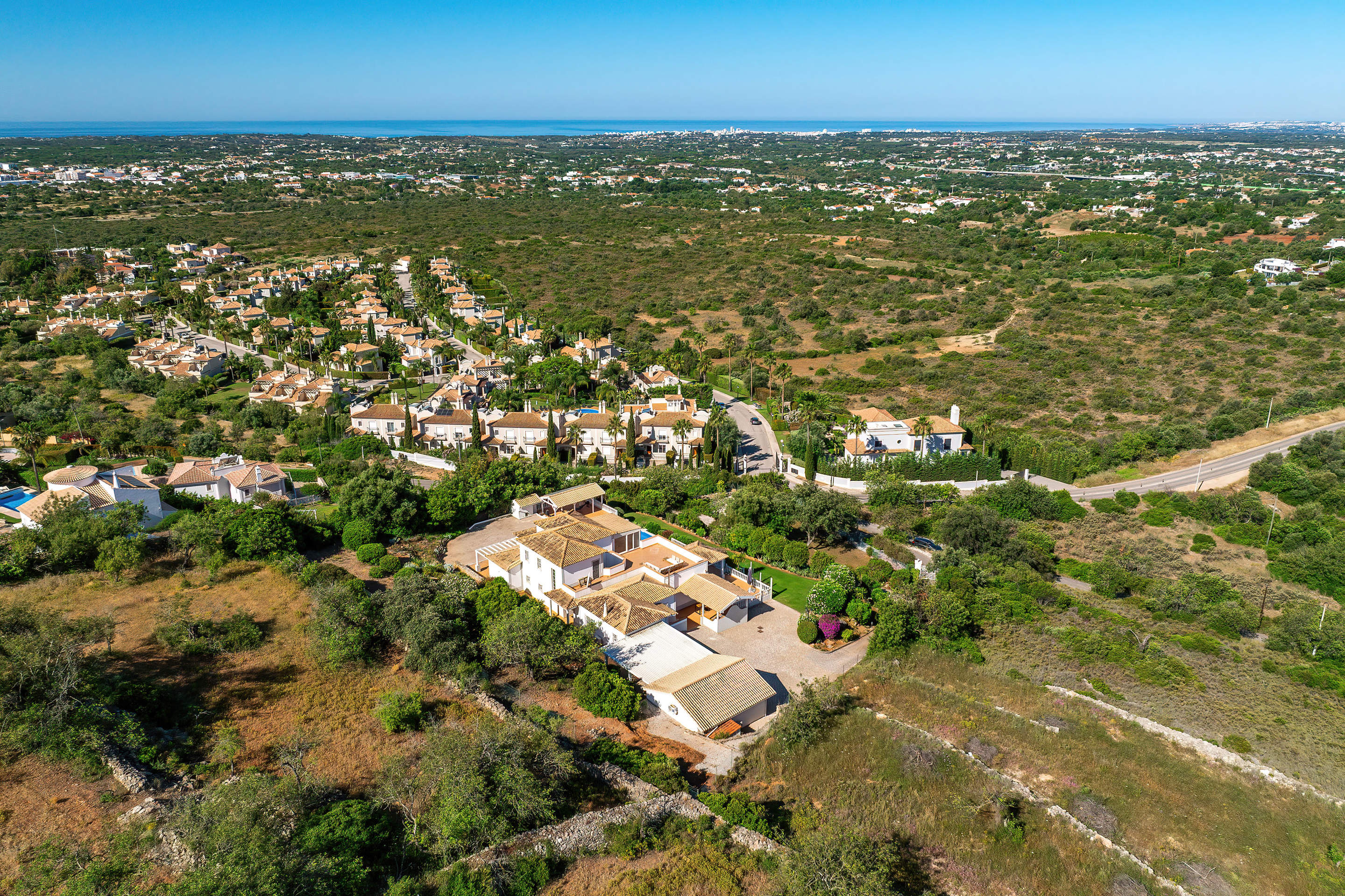 Villa Ellena Rosa, 4 bedroom villa in Almancil, Algarve