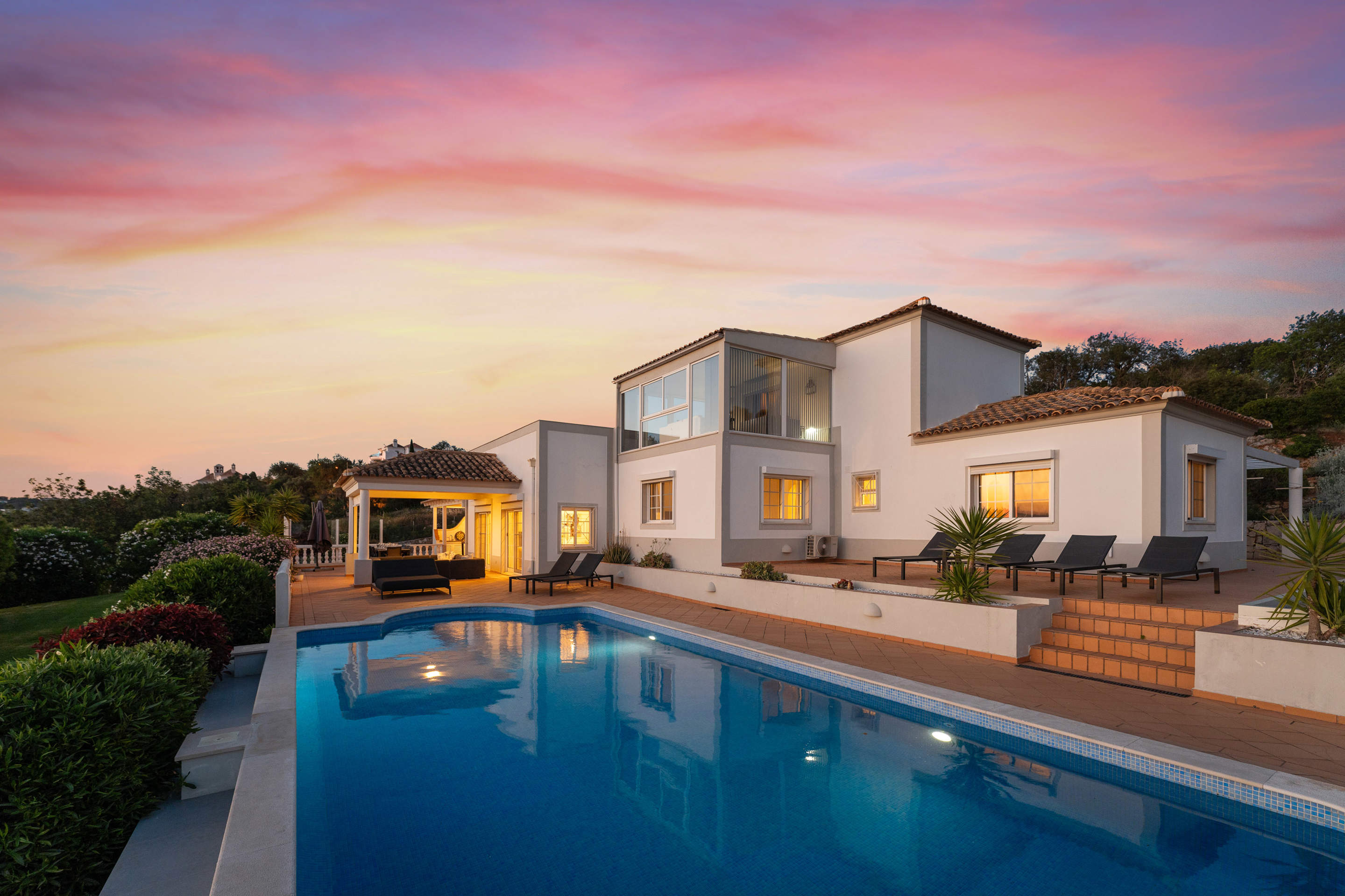 Villa Ellena Rosa, 4 bedroom villa in Almancil, Algarve