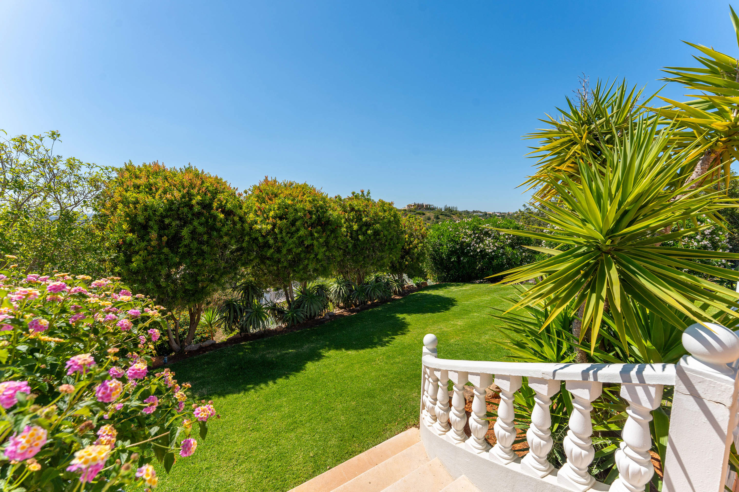 Villa Ellena Rosa, 4 bedroom villa in Almancil, Algarve