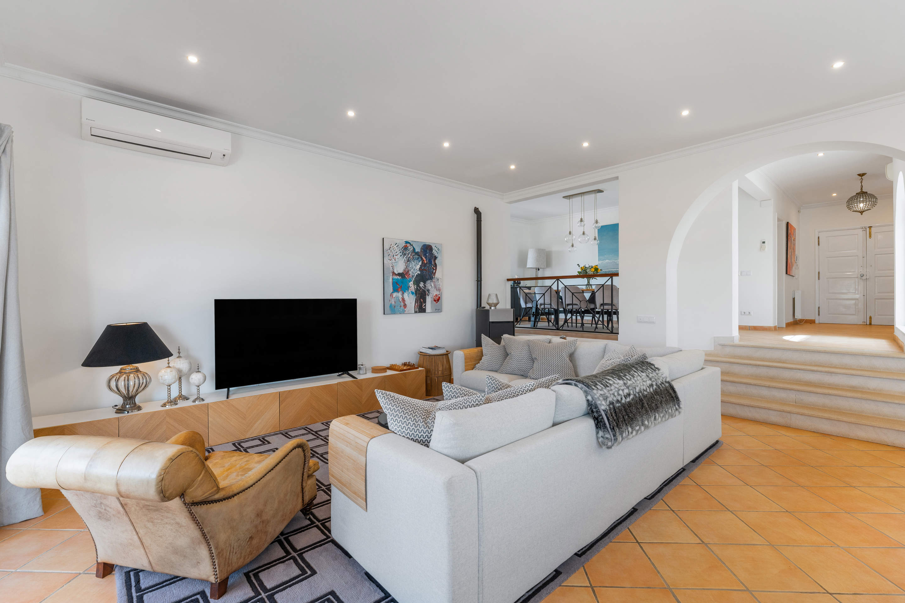 Villa Ellena Rosa, 4 bedroom villa in Almancil, Algarve