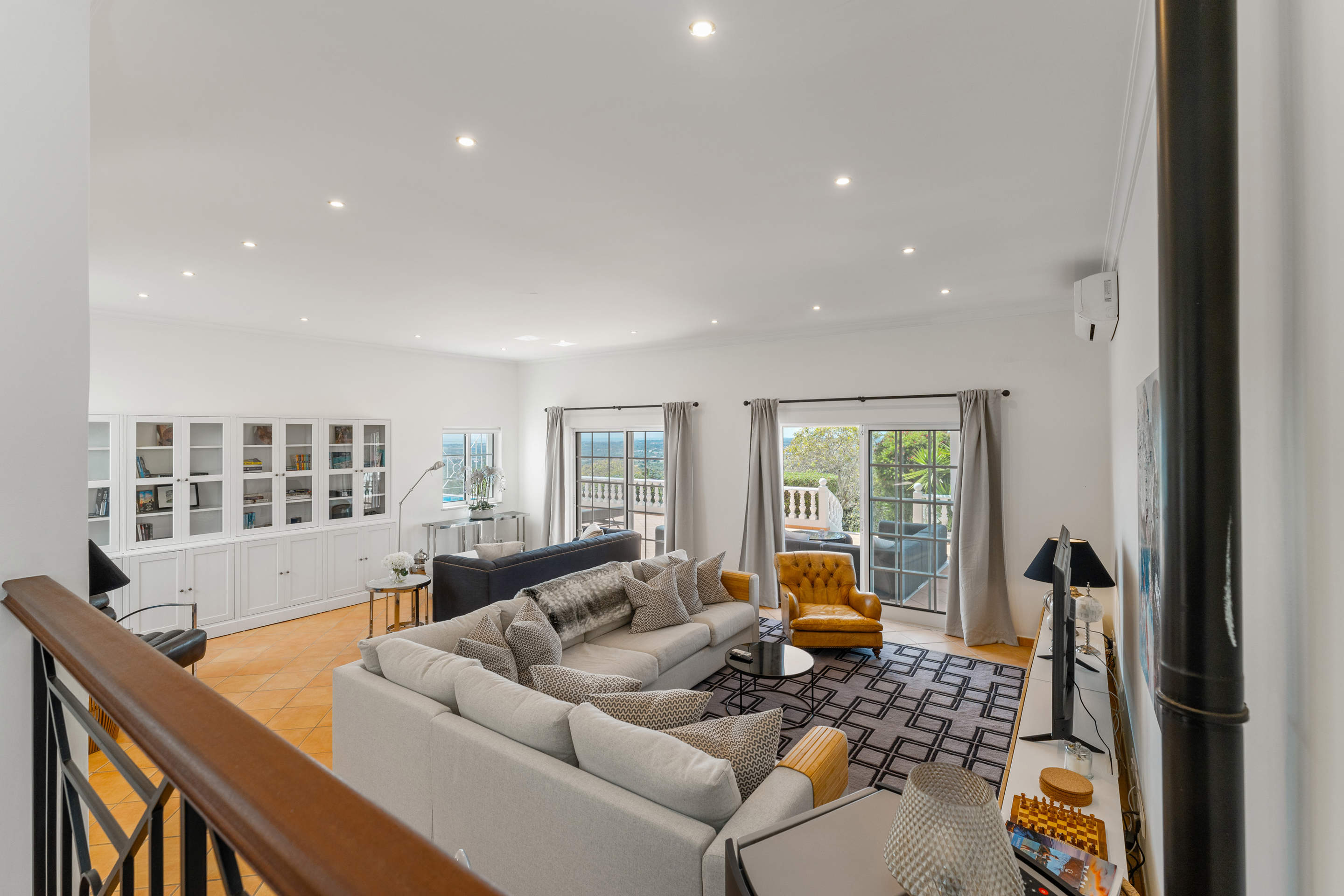 Villa Ellena Rosa, 4 bedroom villa in Almancil, Algarve