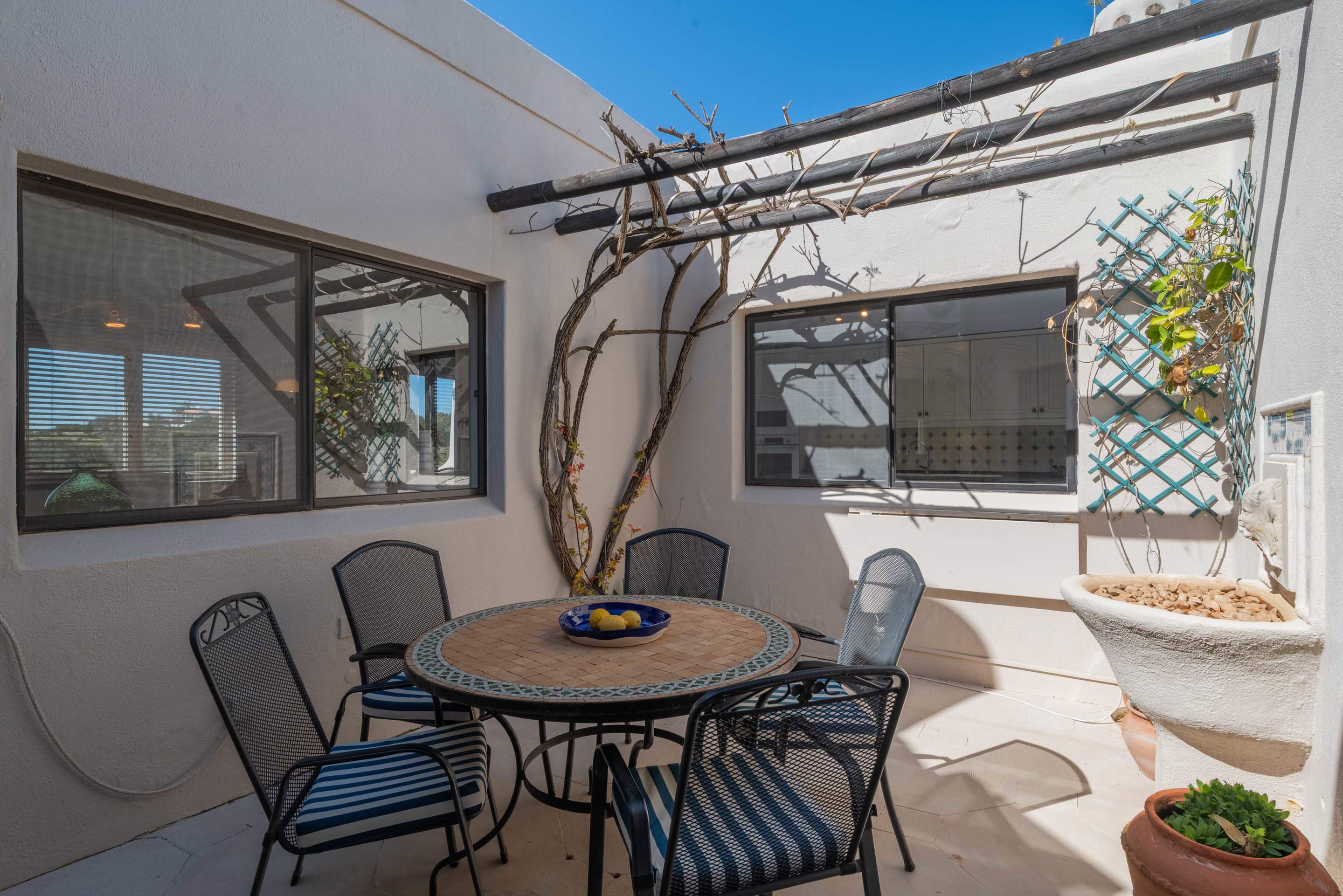 Quinta da Coroa, 4 bedroom villa in Santa Barbara de Nexe, Algarve