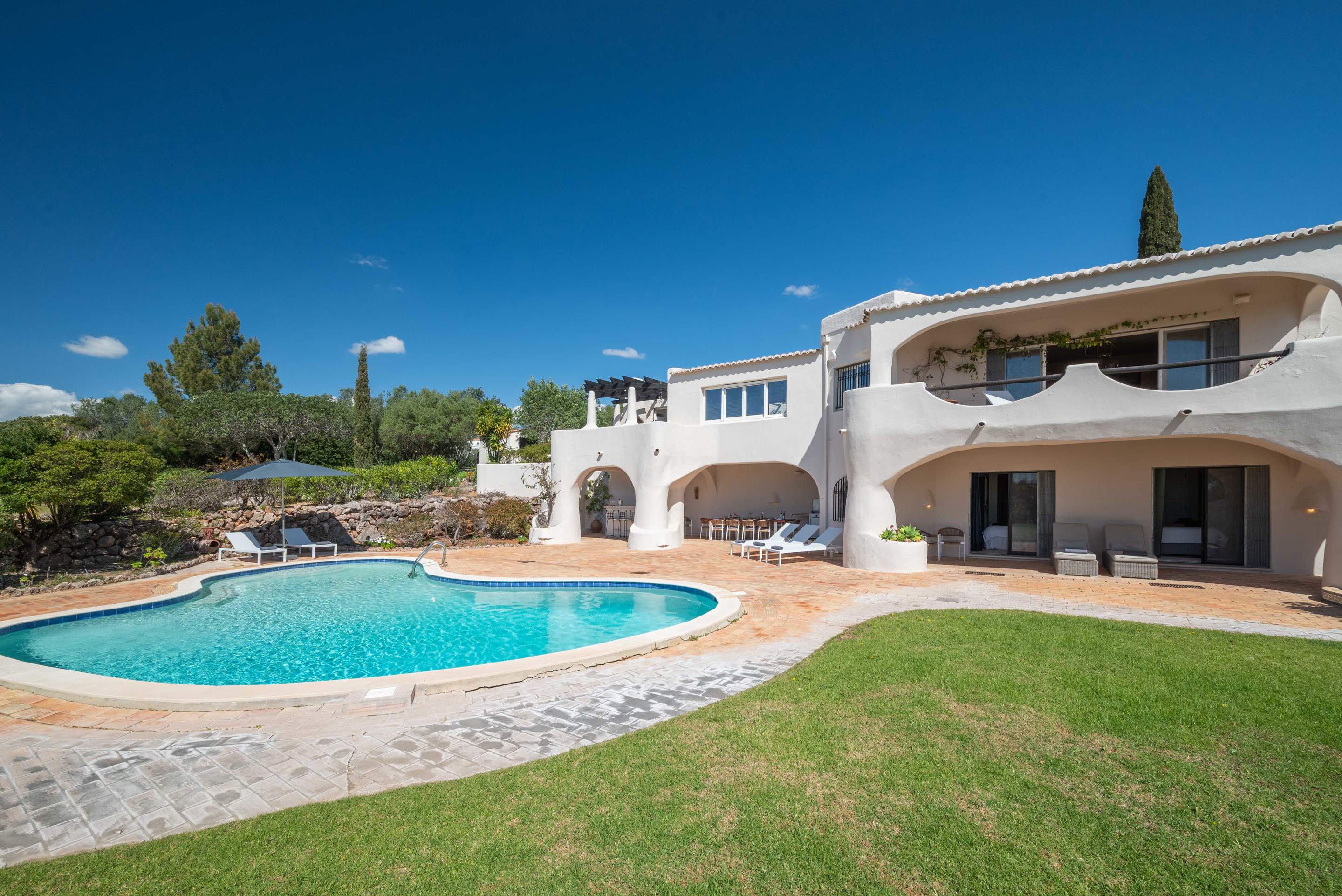 Quinta da Coroa, 4 bedroom villa in Santa Barbara de Nexe, Algarve